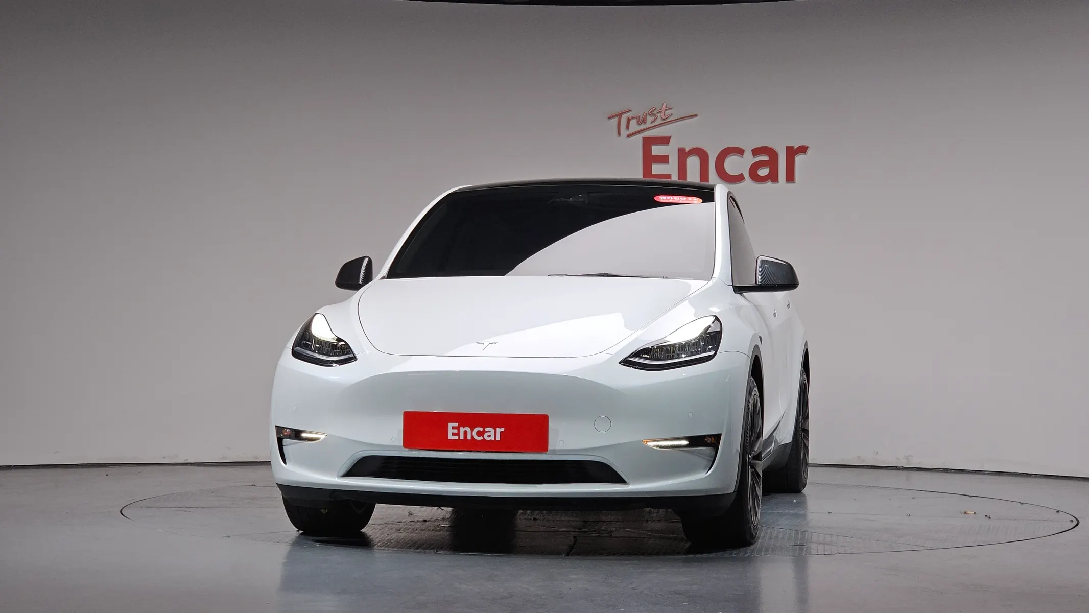 Tesla Y AWD 2021 2/5