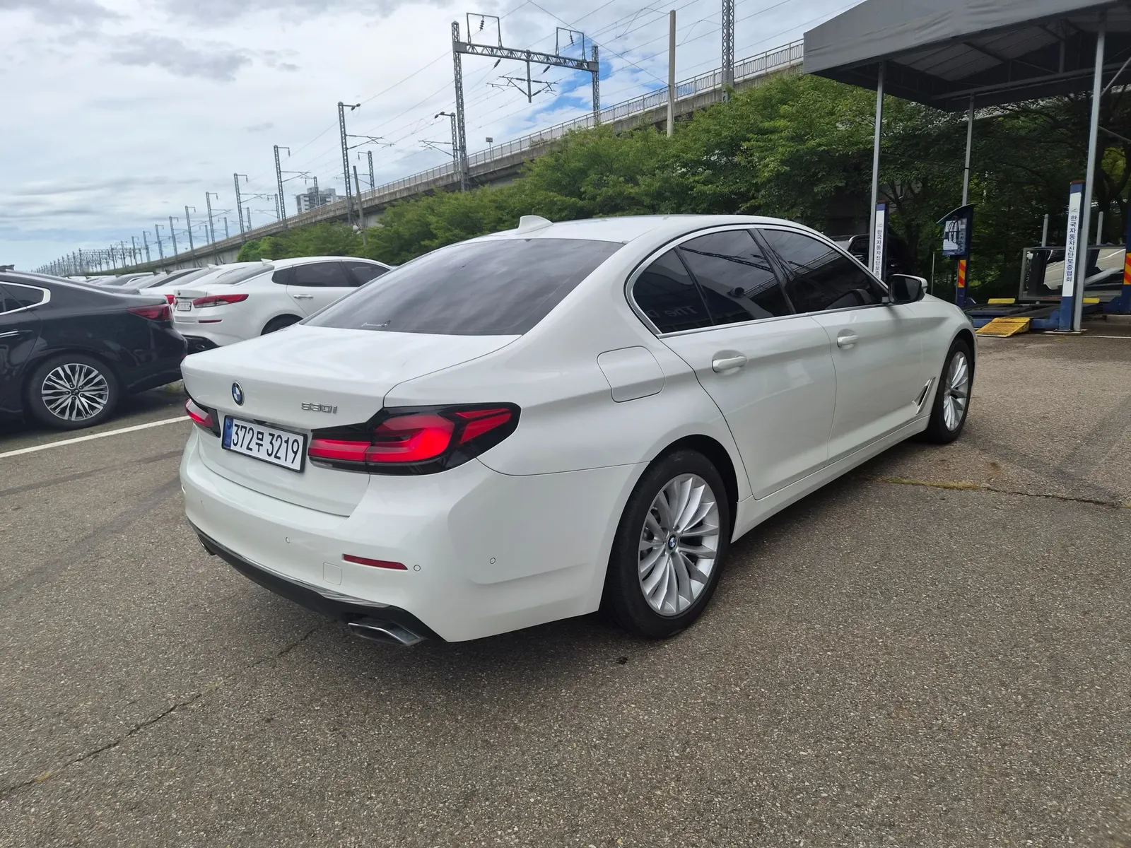 BMW 5 Series (G30) 530i 2020 2/21