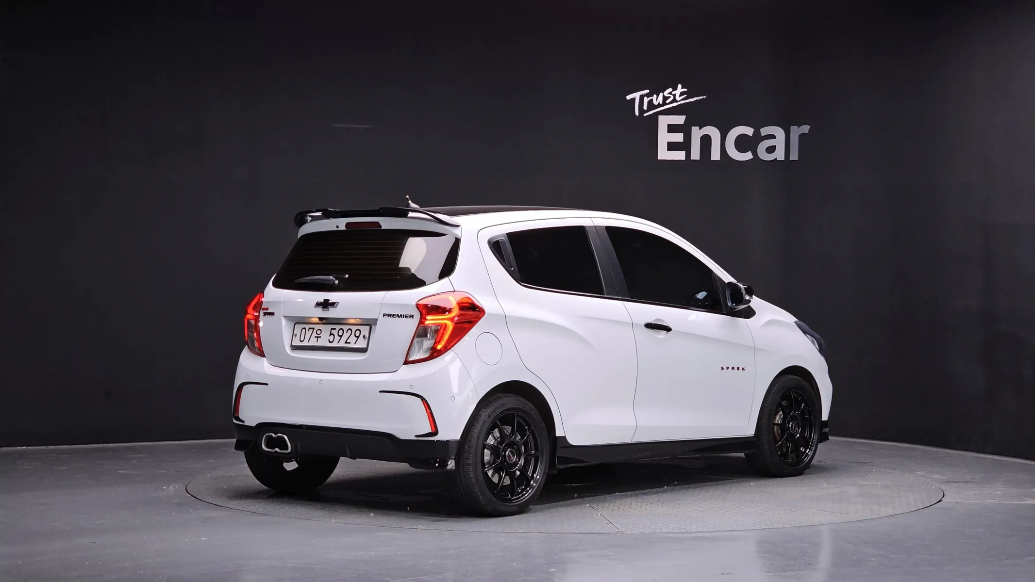 Chevrolet Spark 2018 2/32