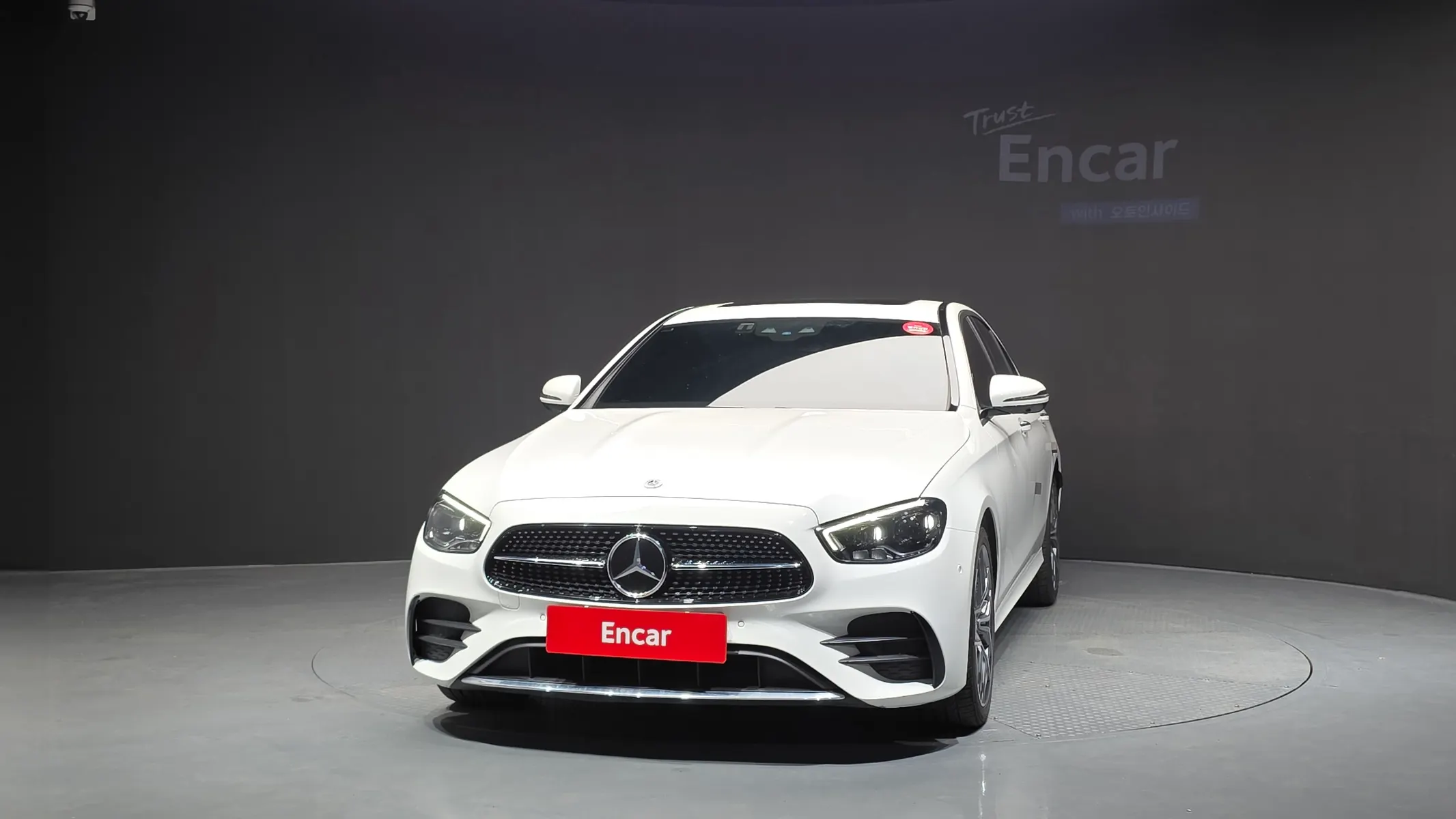 Mercedes-Benz E-Class W213 E220d 4MATIC AMG Line 2023 3/35