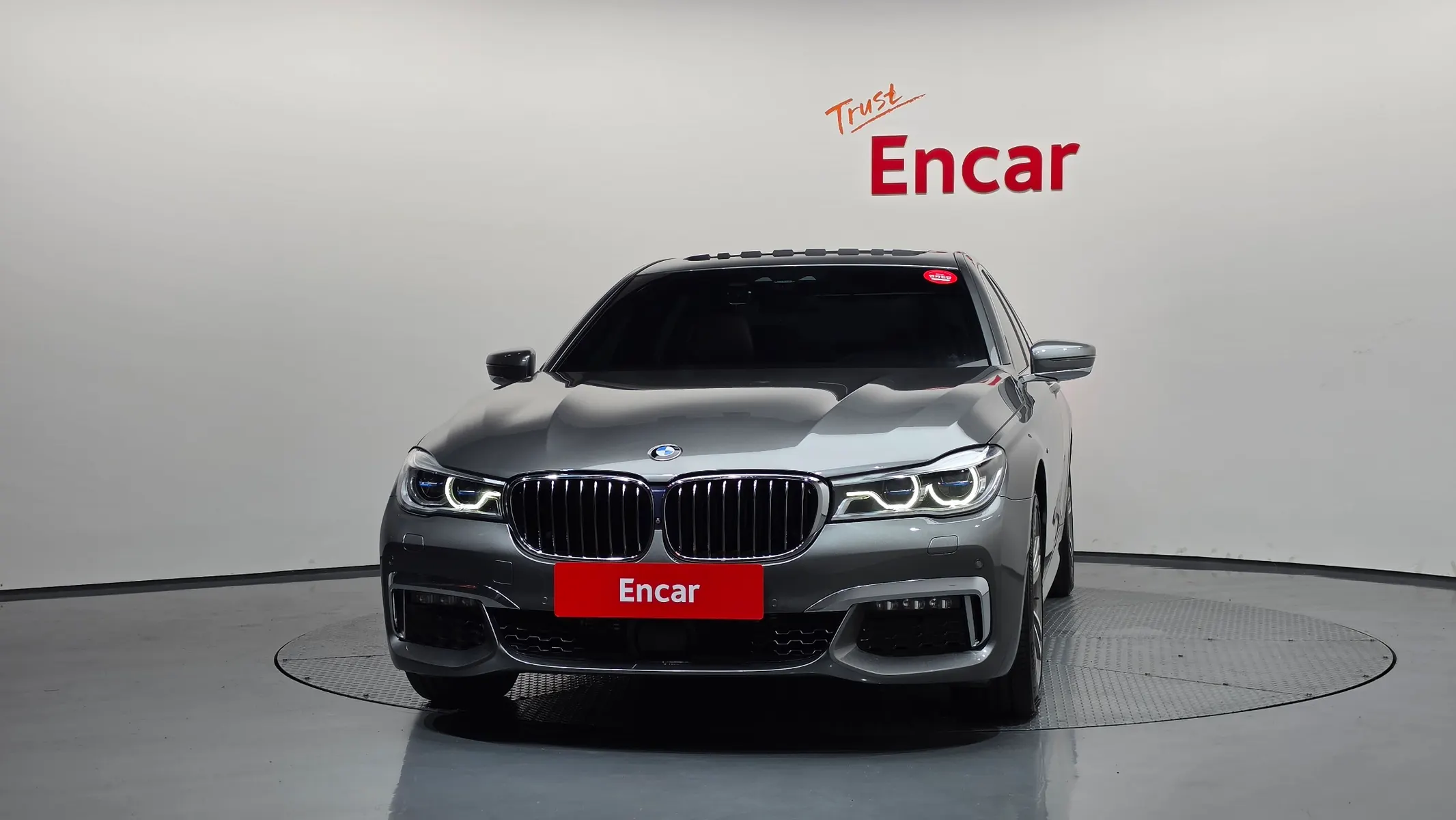 BMW 7 Series (G11) 730d xDrive M 2018 3/38