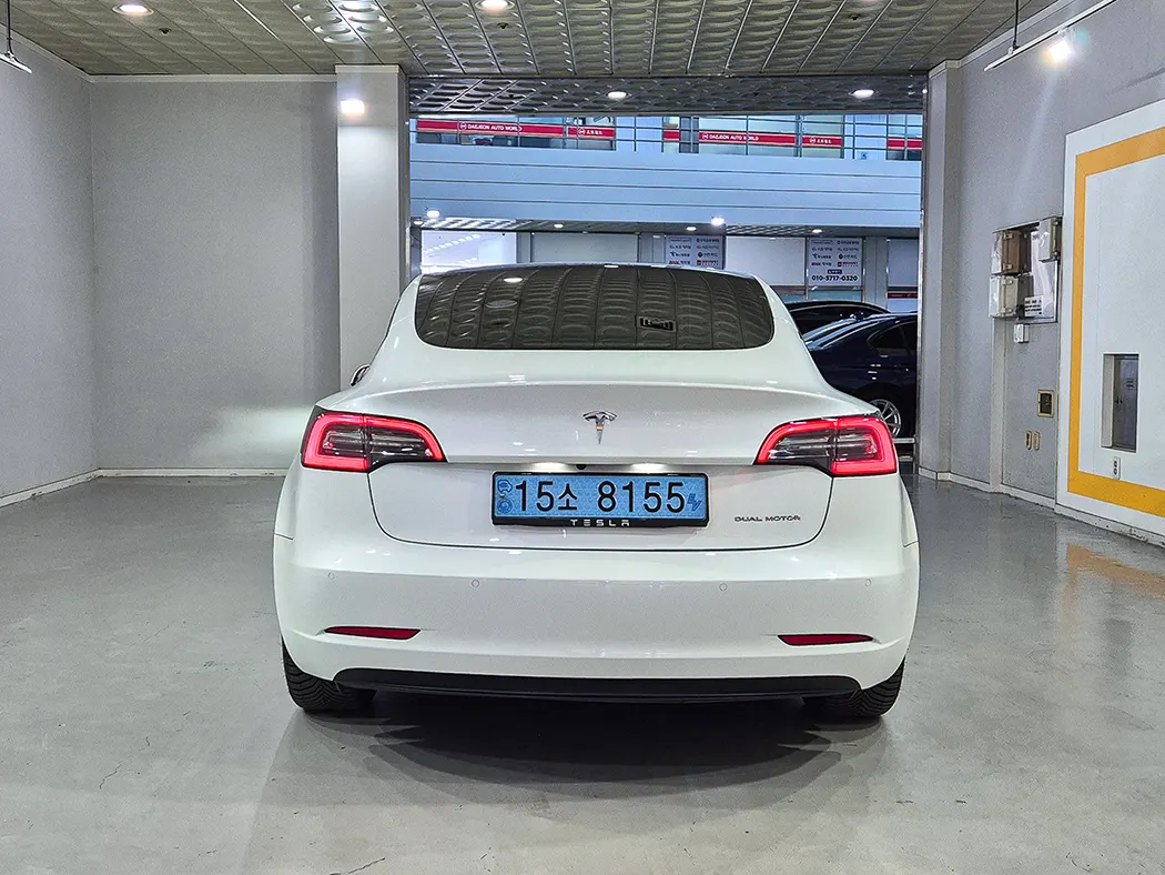 Tesla 3 AWD 2022 3/5