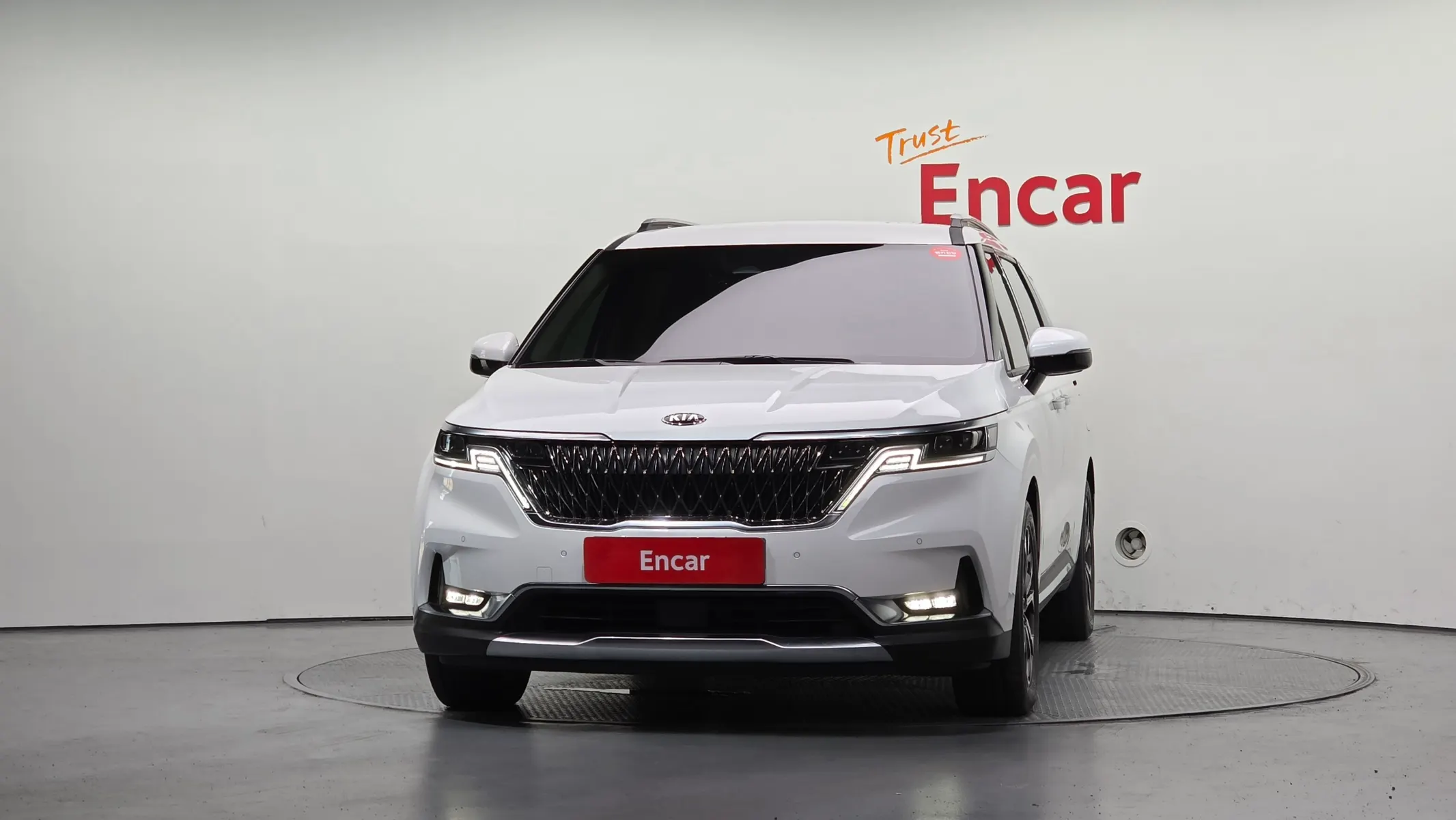 Kia Carnival 9 2020 2/5