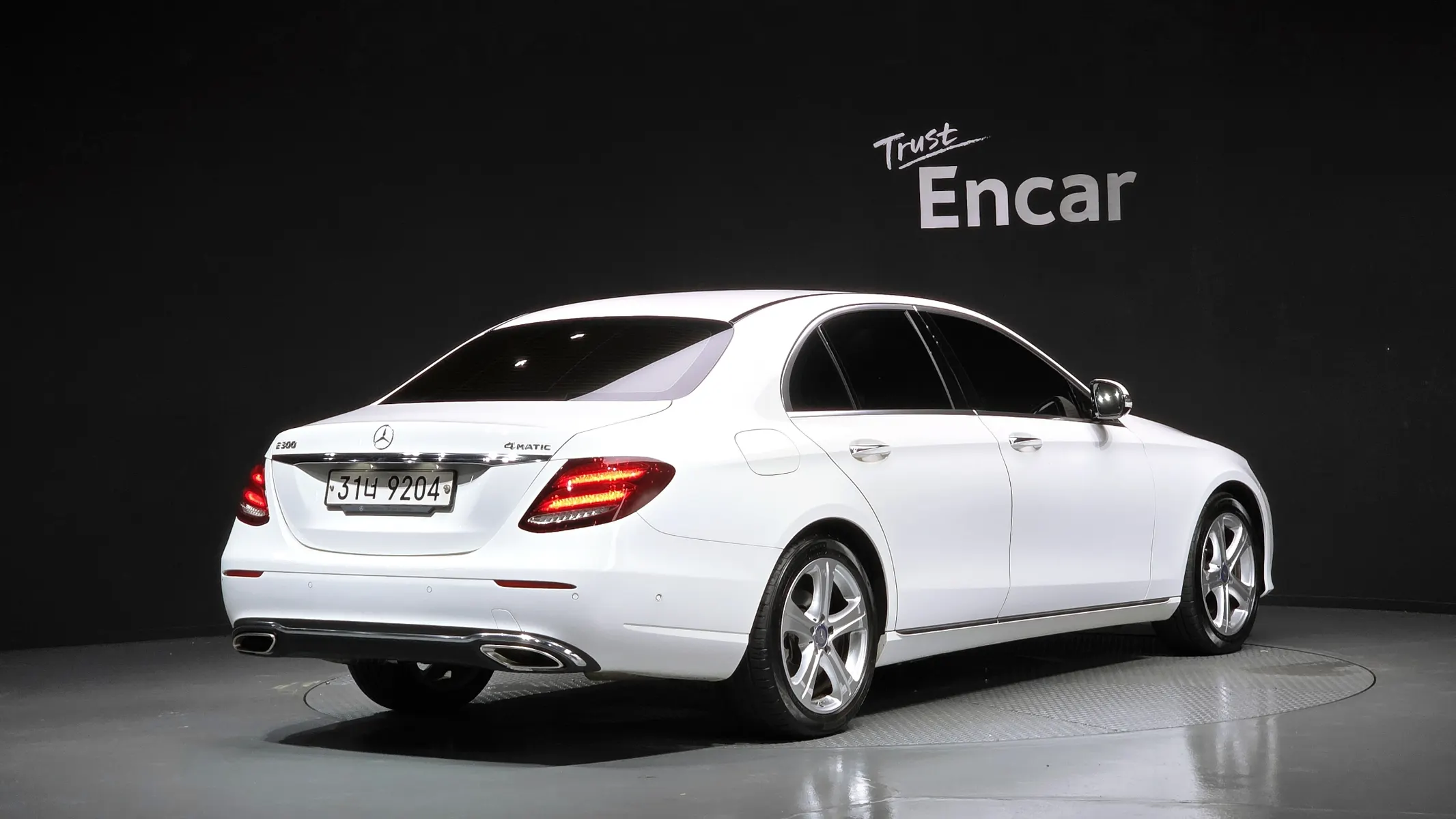 Mercedes-Benz E-Class W213 E200 2017 2/21