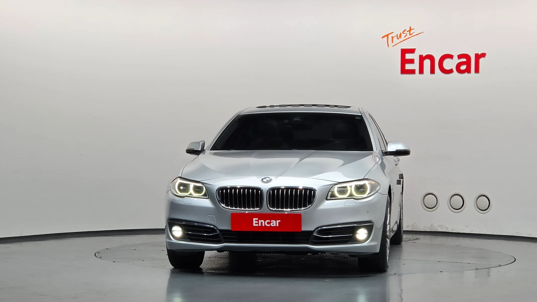 BMW 5 Series (F10) 520d 2014 3/21
