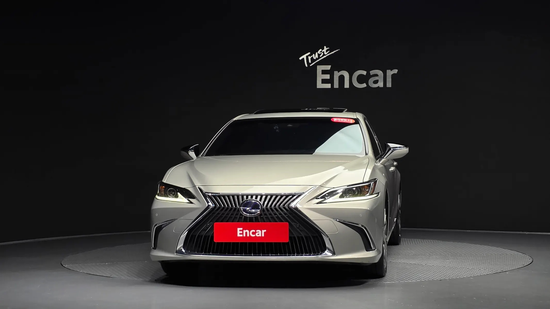 Lexus ES300h 7 2018 3/36