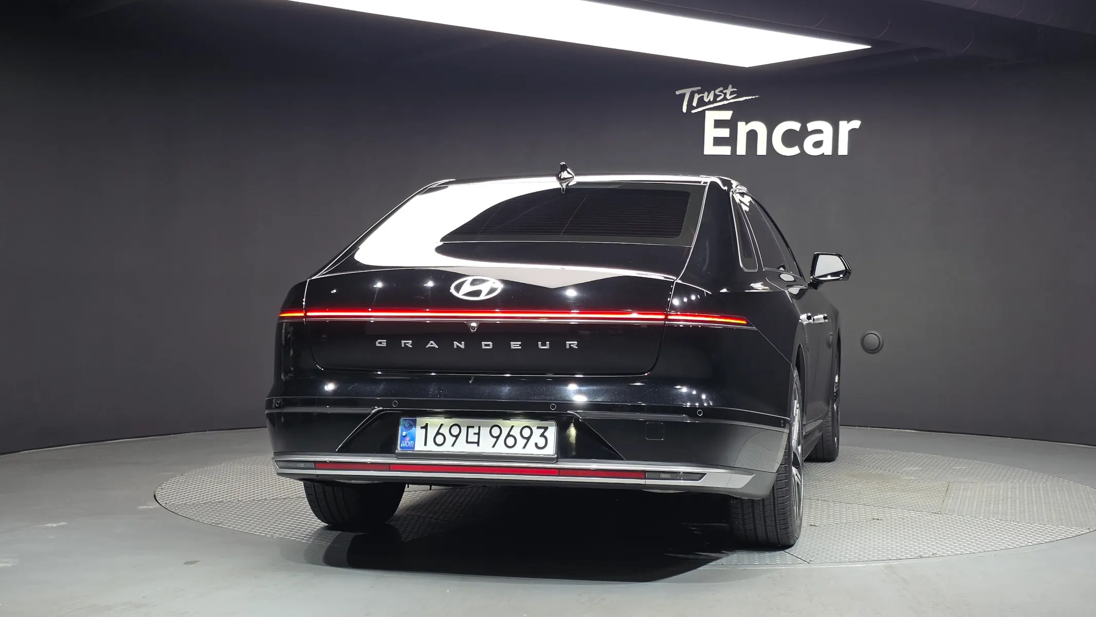 Hyundai (GN7) 2023 3/5