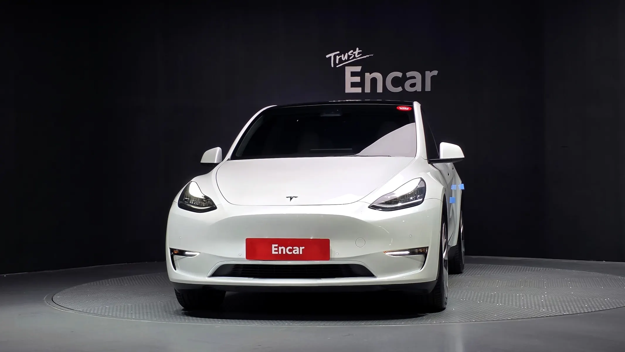 Tesla Y AWD 2022 2/5