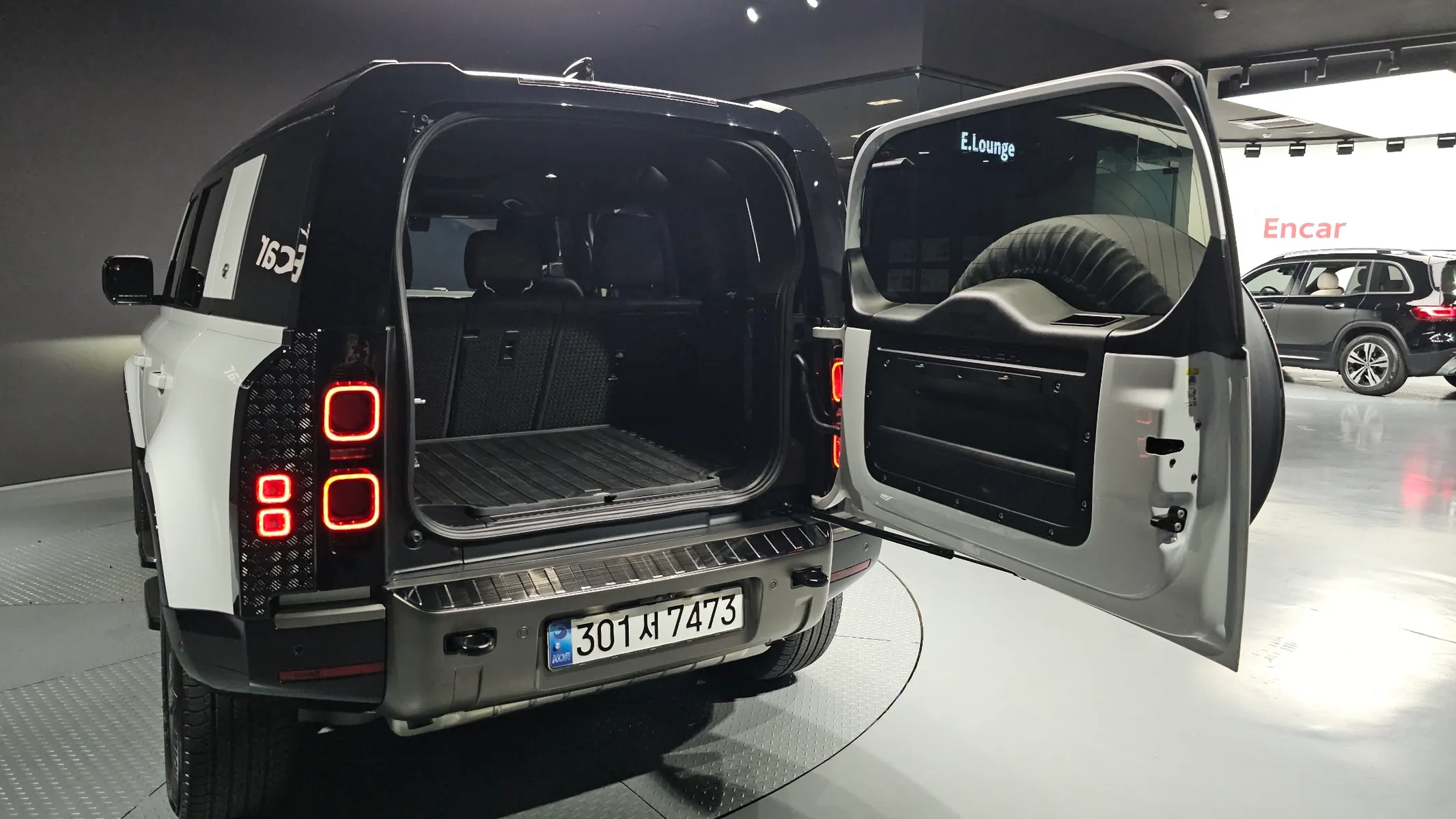 Land Rover (L663) 110 P300 X- SE 2024 38/39