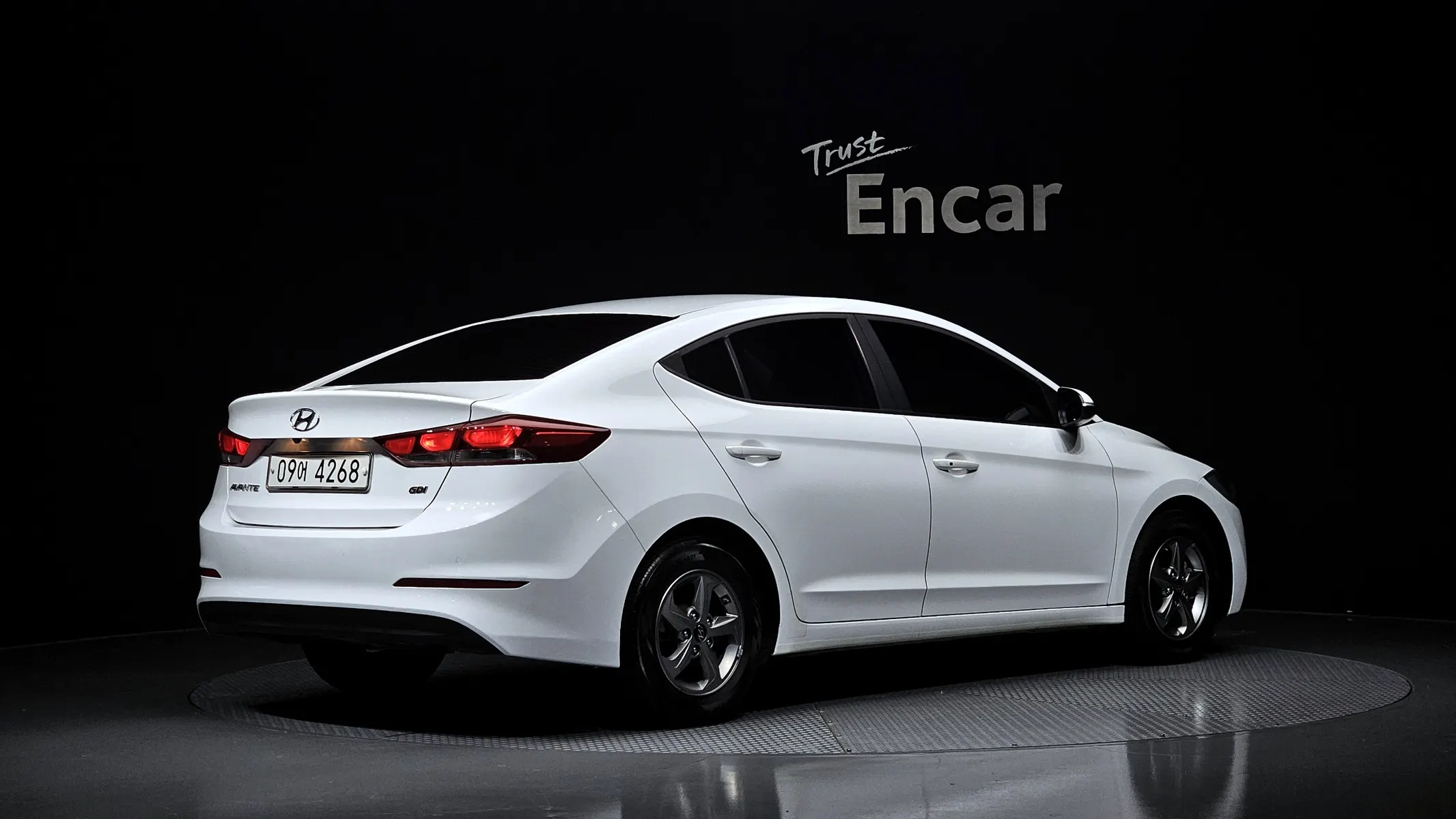 Hyundai AD 1.6 GDI 2017 2/33