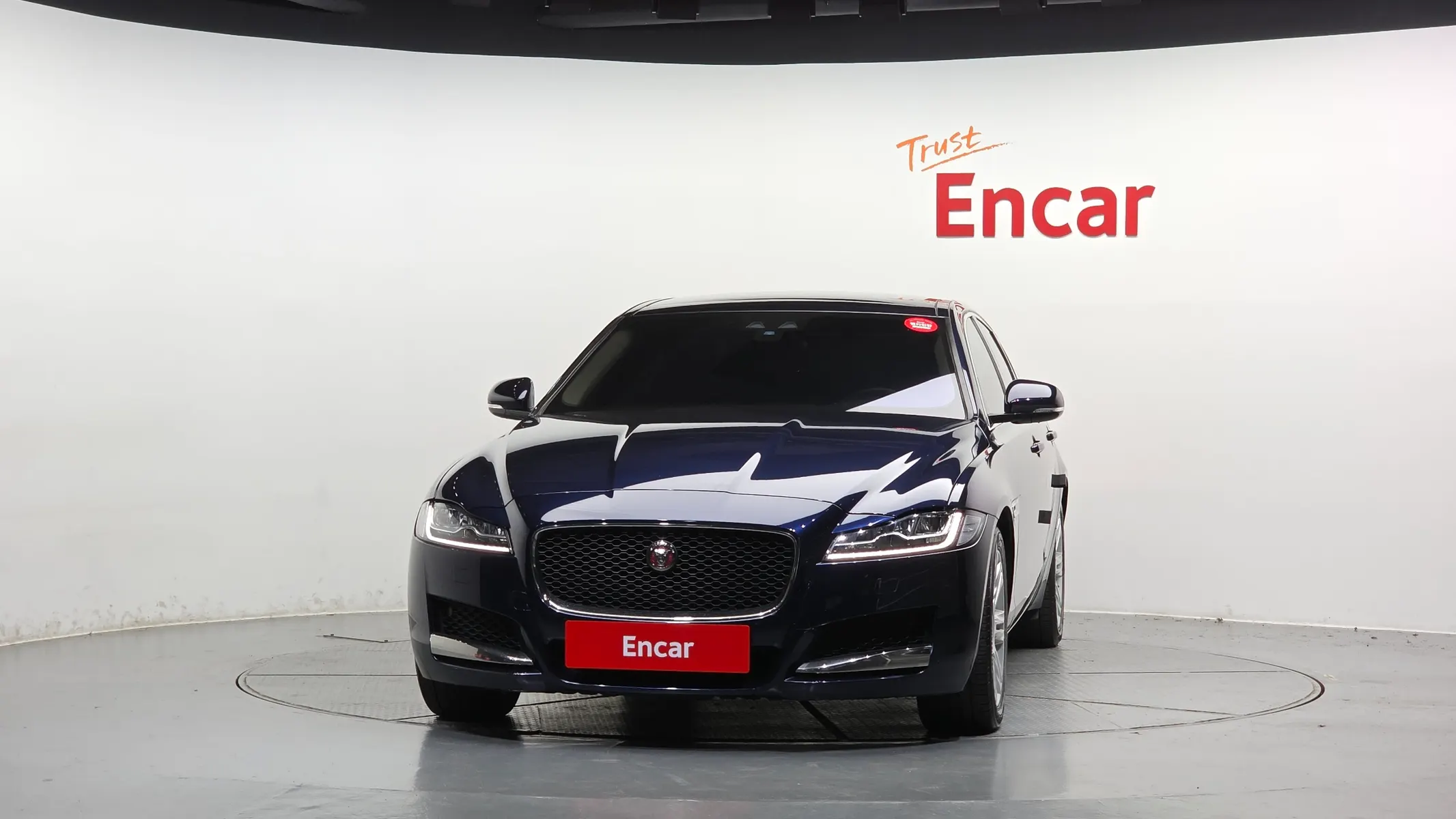 Jaguar XF (X260) 20d 2018 2/5
