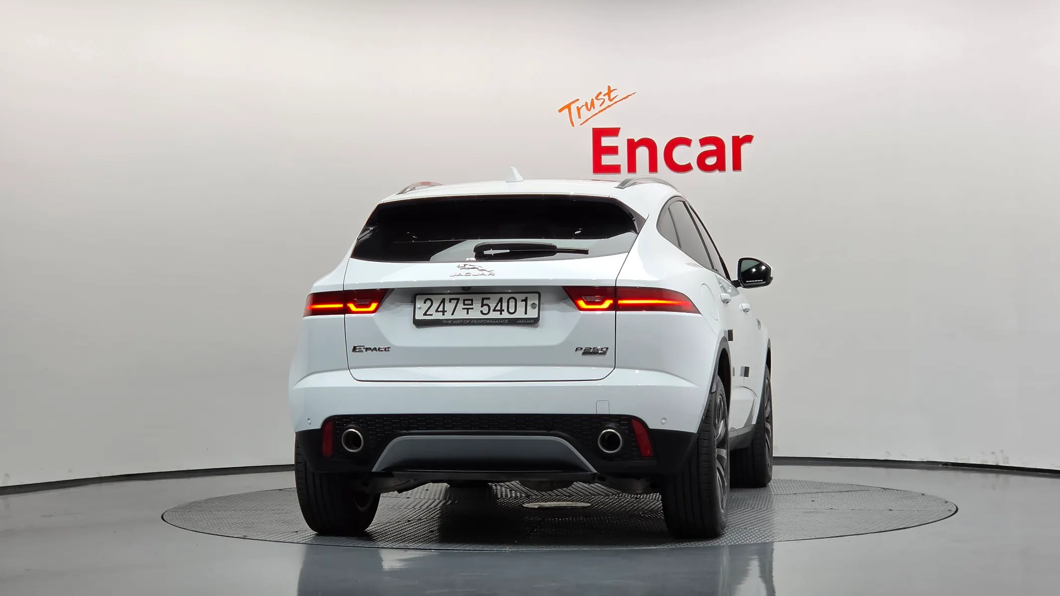 Jaguar E-PACE P250 SE 2019 3/5