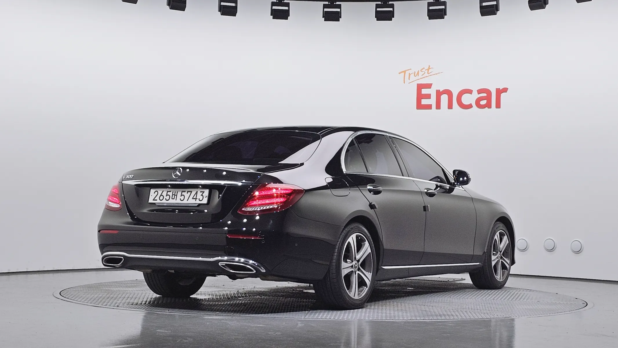 Mercedes-Benz E-Class W213 E300 2019 2/21