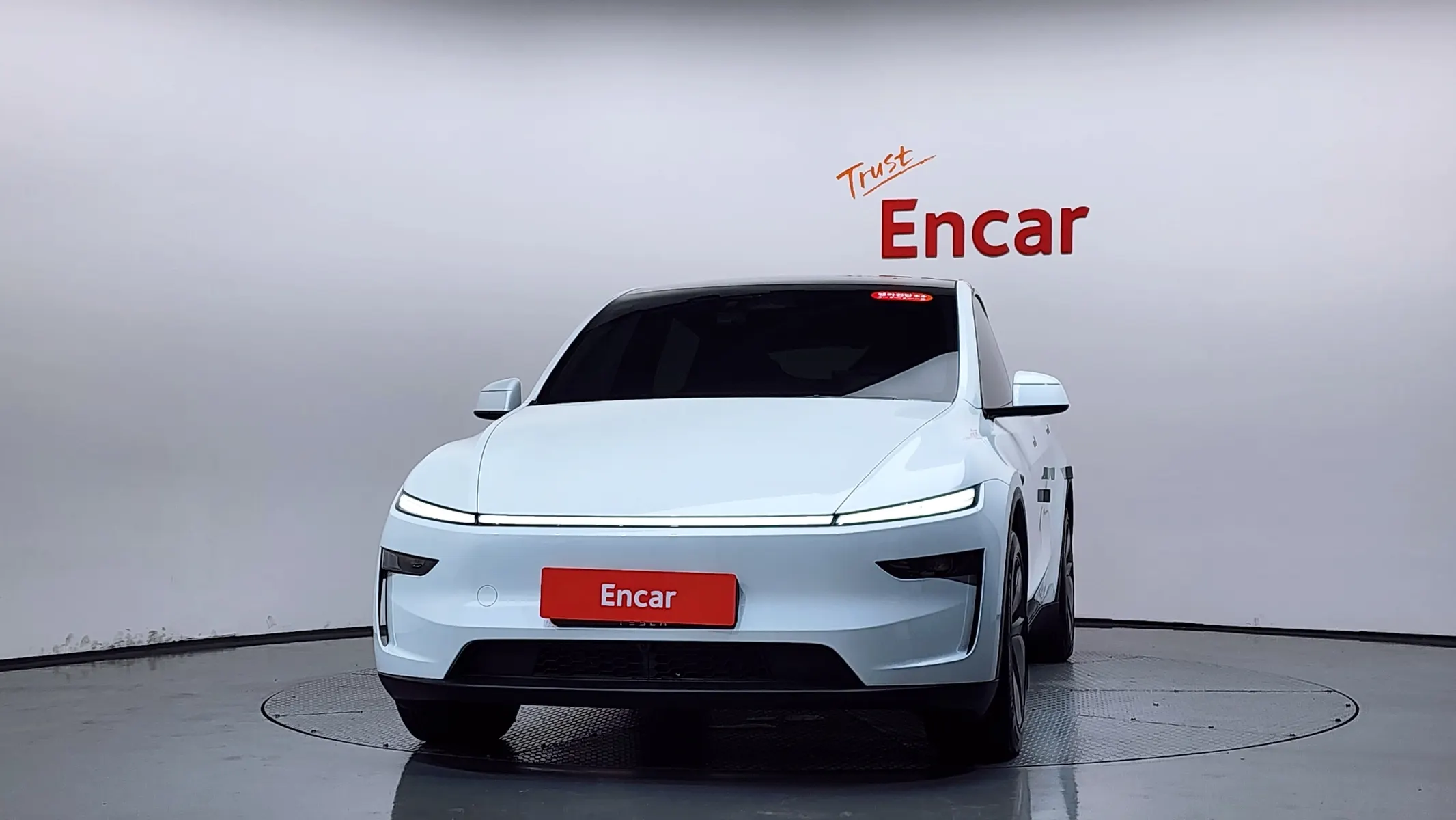 Tesla Y RWD 2025 2/5