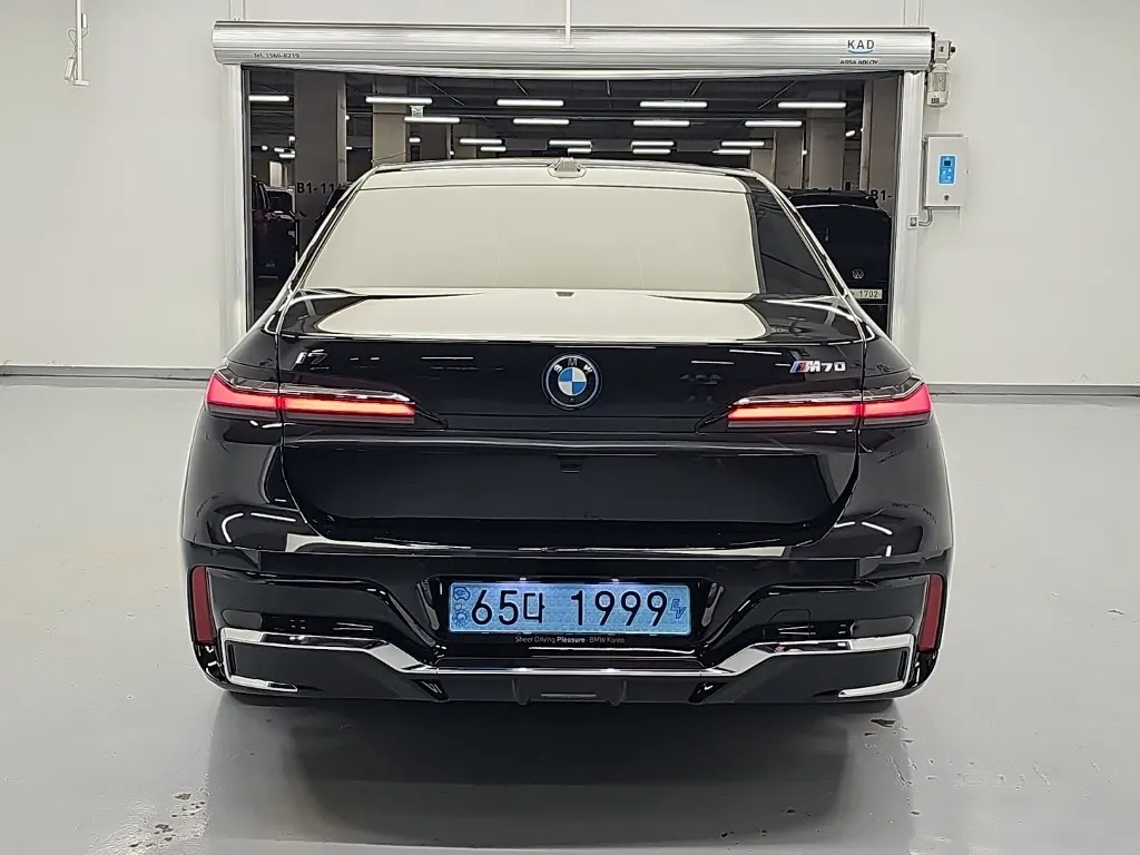 BMW i7 (G70) M70 xDrive 2023 3/19