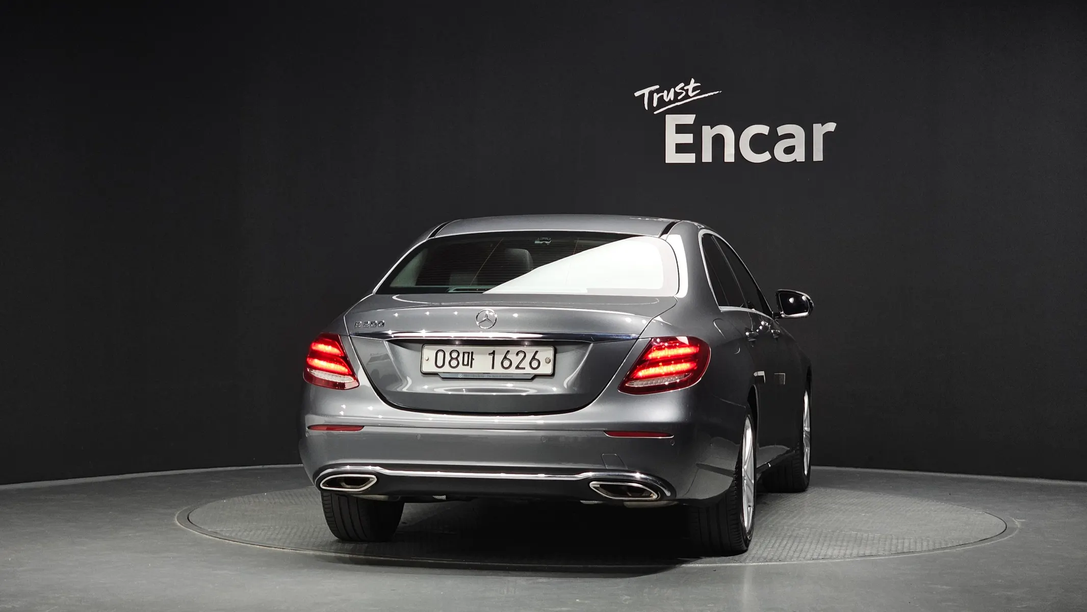 Mercedes-Benz E-Class W213 E200 2018 3/36