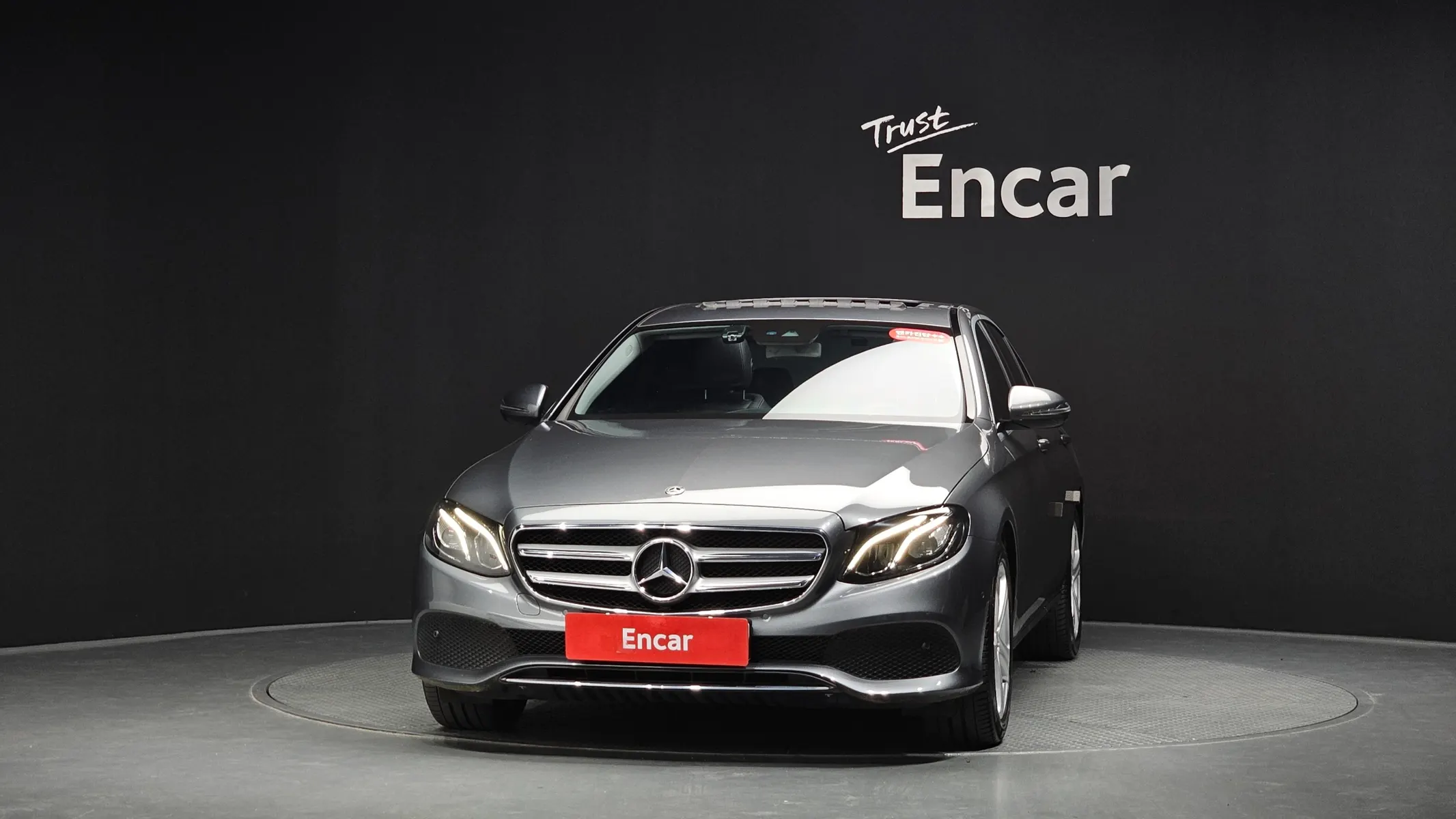 Mercedes-Benz E-Class W213 E200 2018 2/36