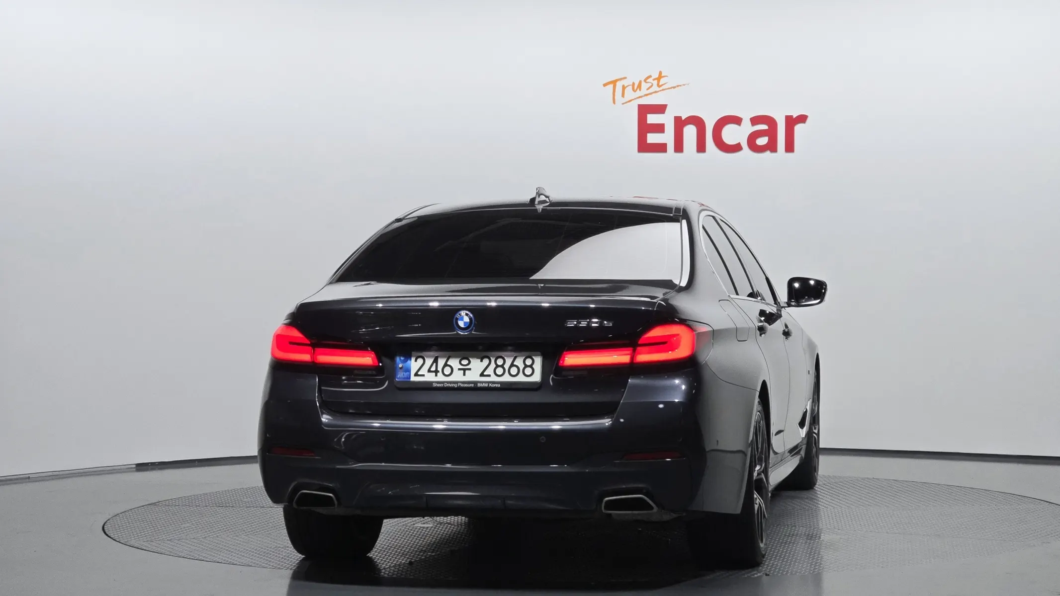 BMW 5 Series (G30) 530e M 2022 3/36