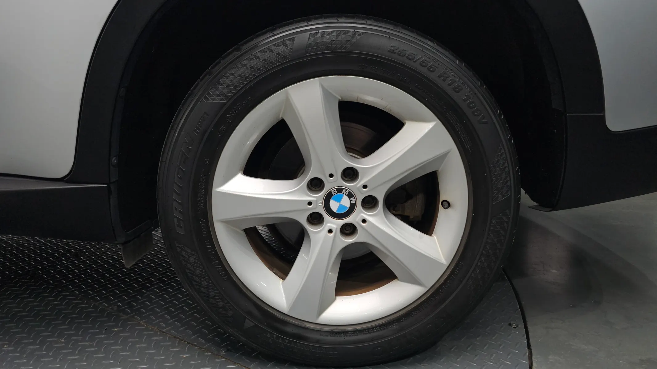 BMW X5 (E70) xDrive 30d 2011 36/37