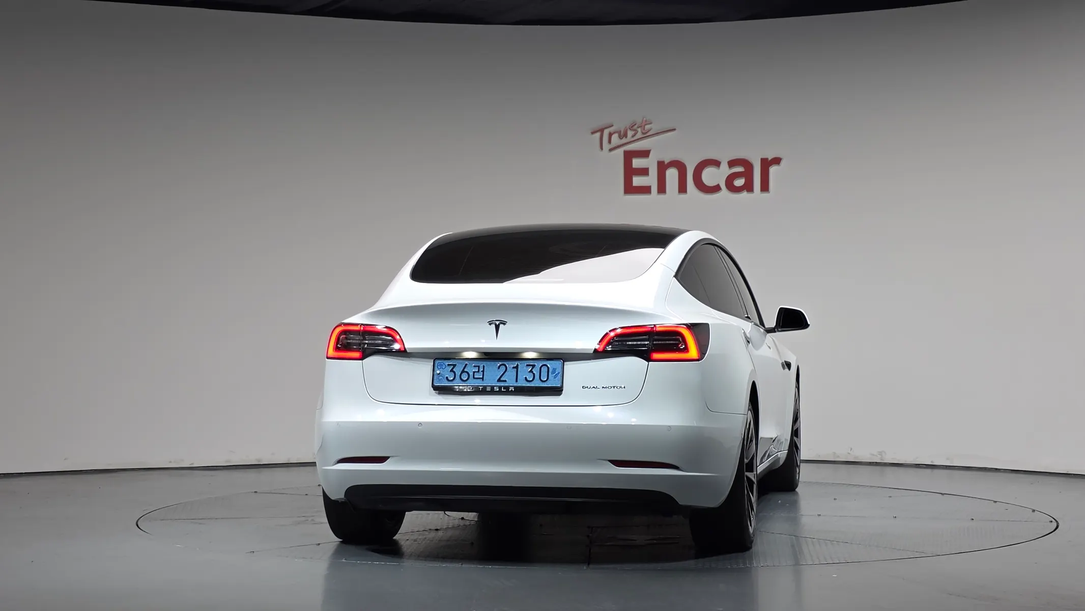 Tesla 3 AWD 2022 3/5