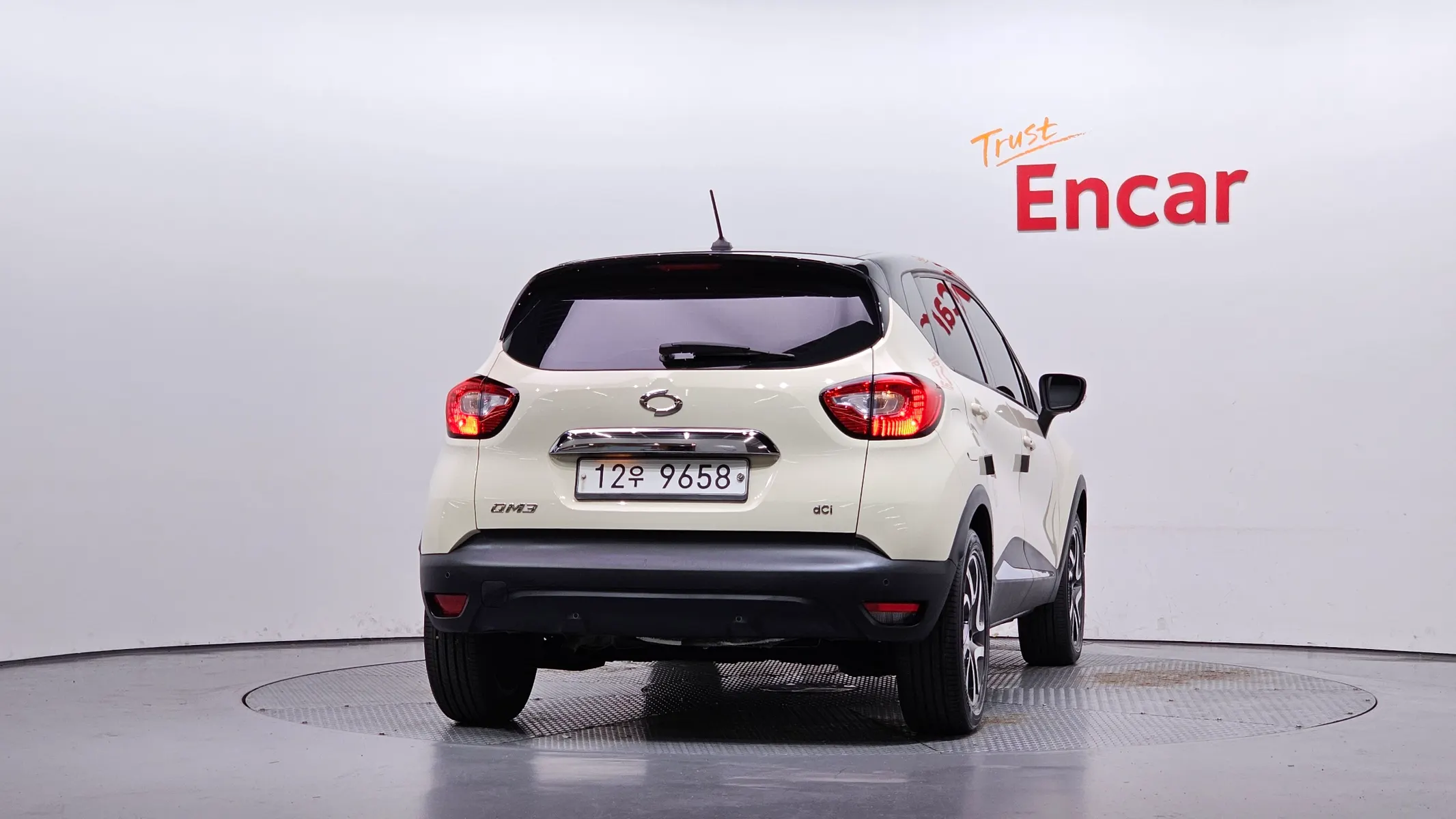 Renault Korea QM3 RE 2015 3/5