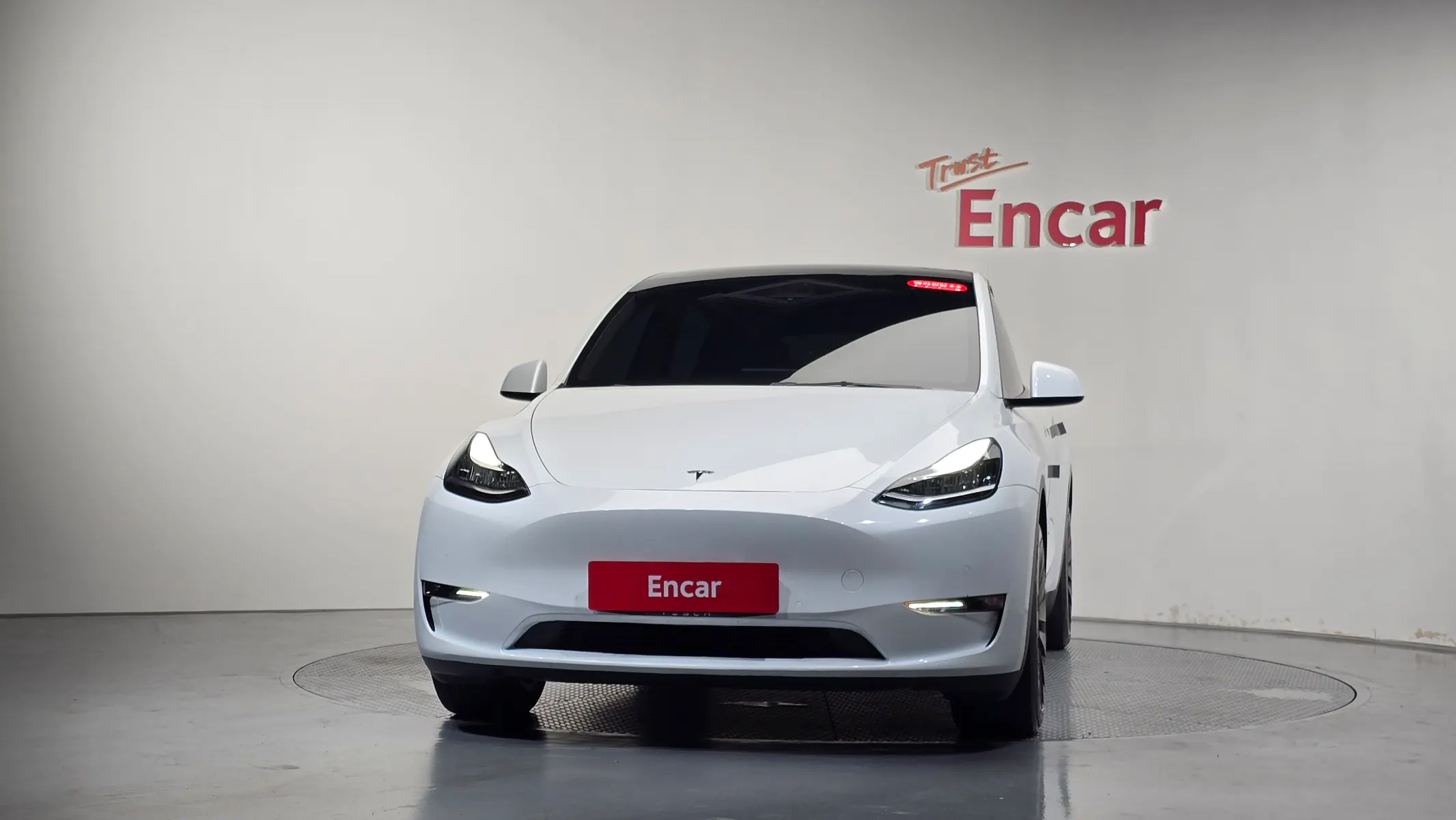 Tesla Y AWD 2022 2/5