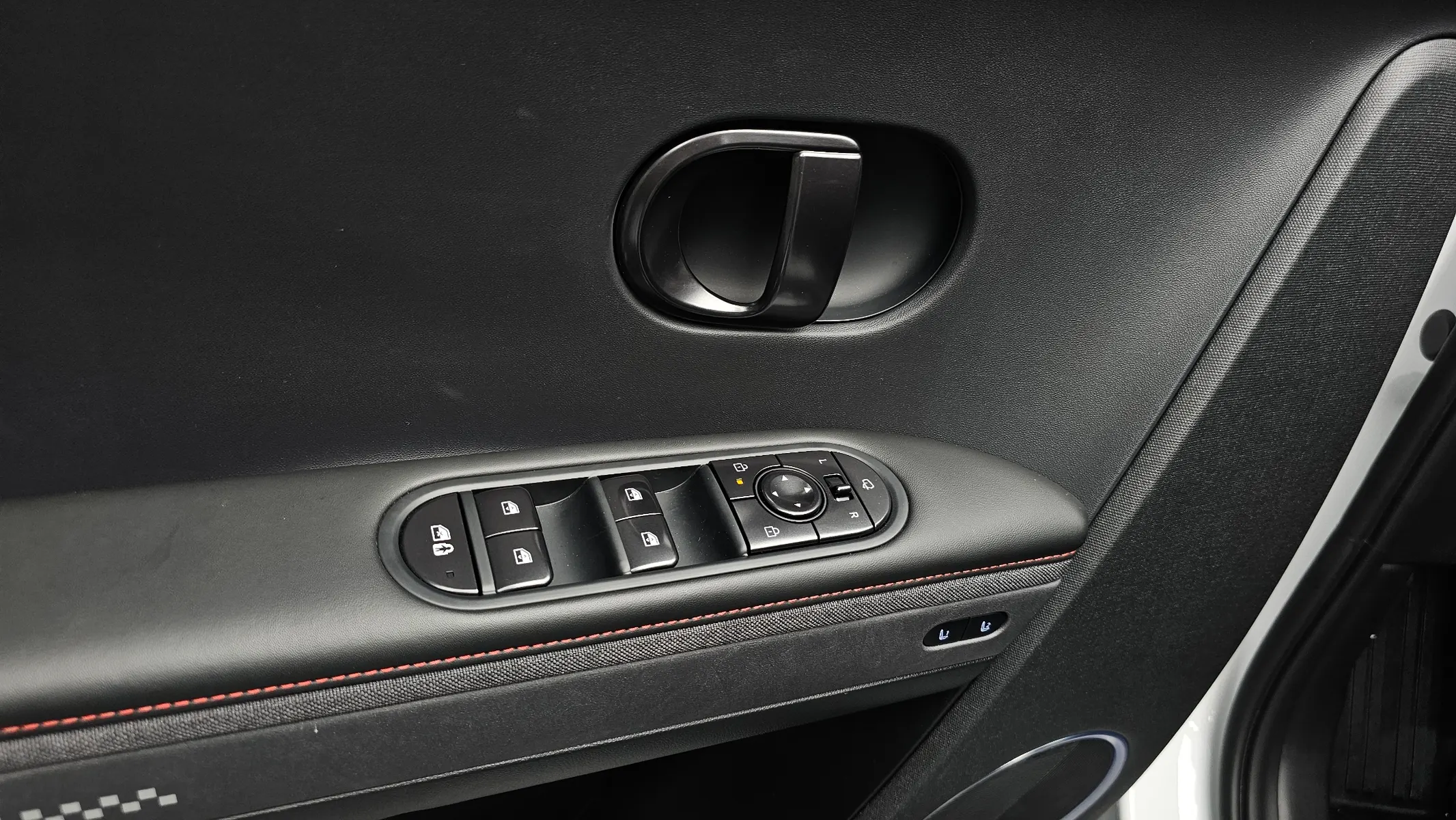Hyundai 5 AWD 2024 42/43
