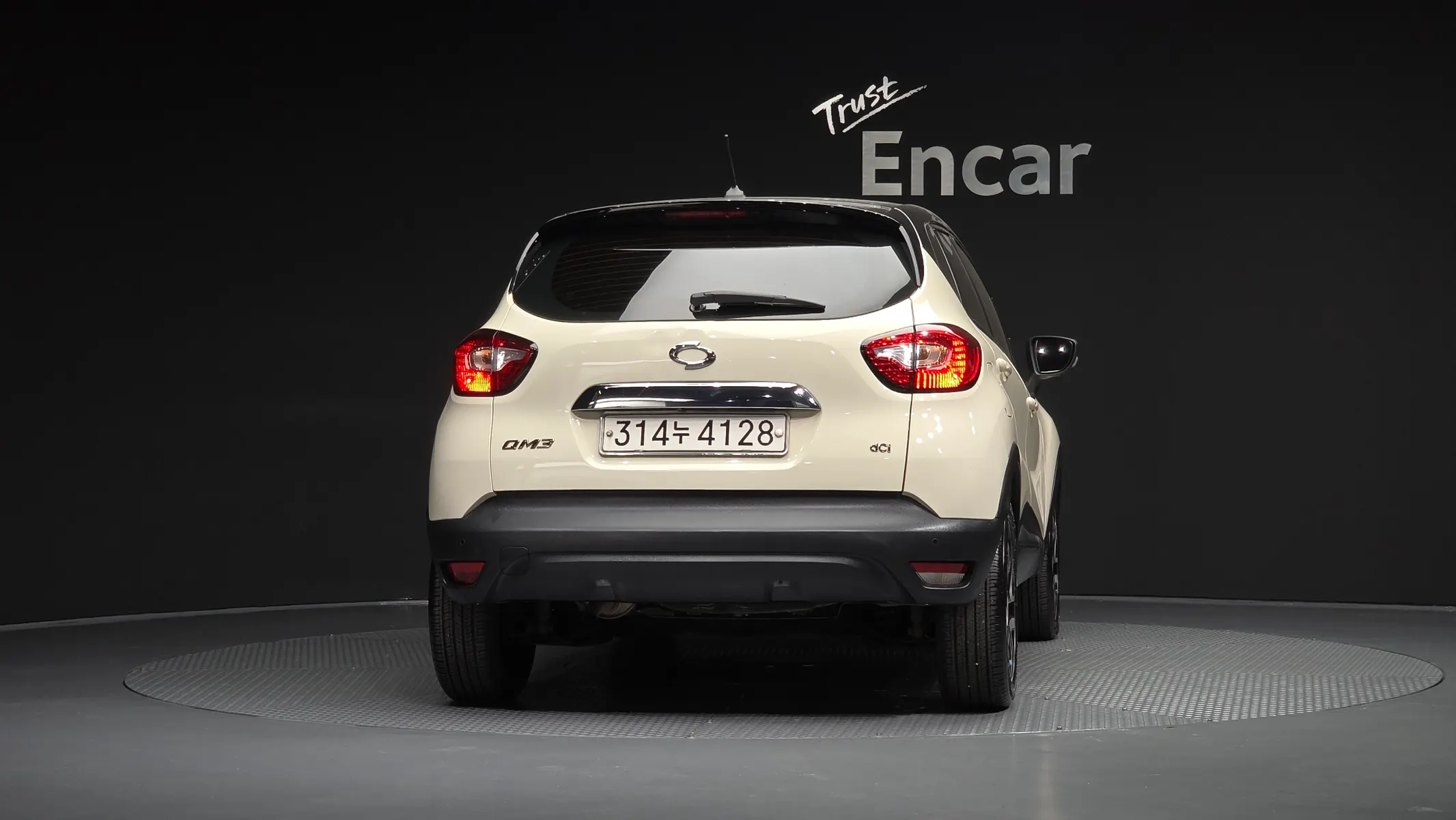 Renault Korea QM3 RE 2015 2/5