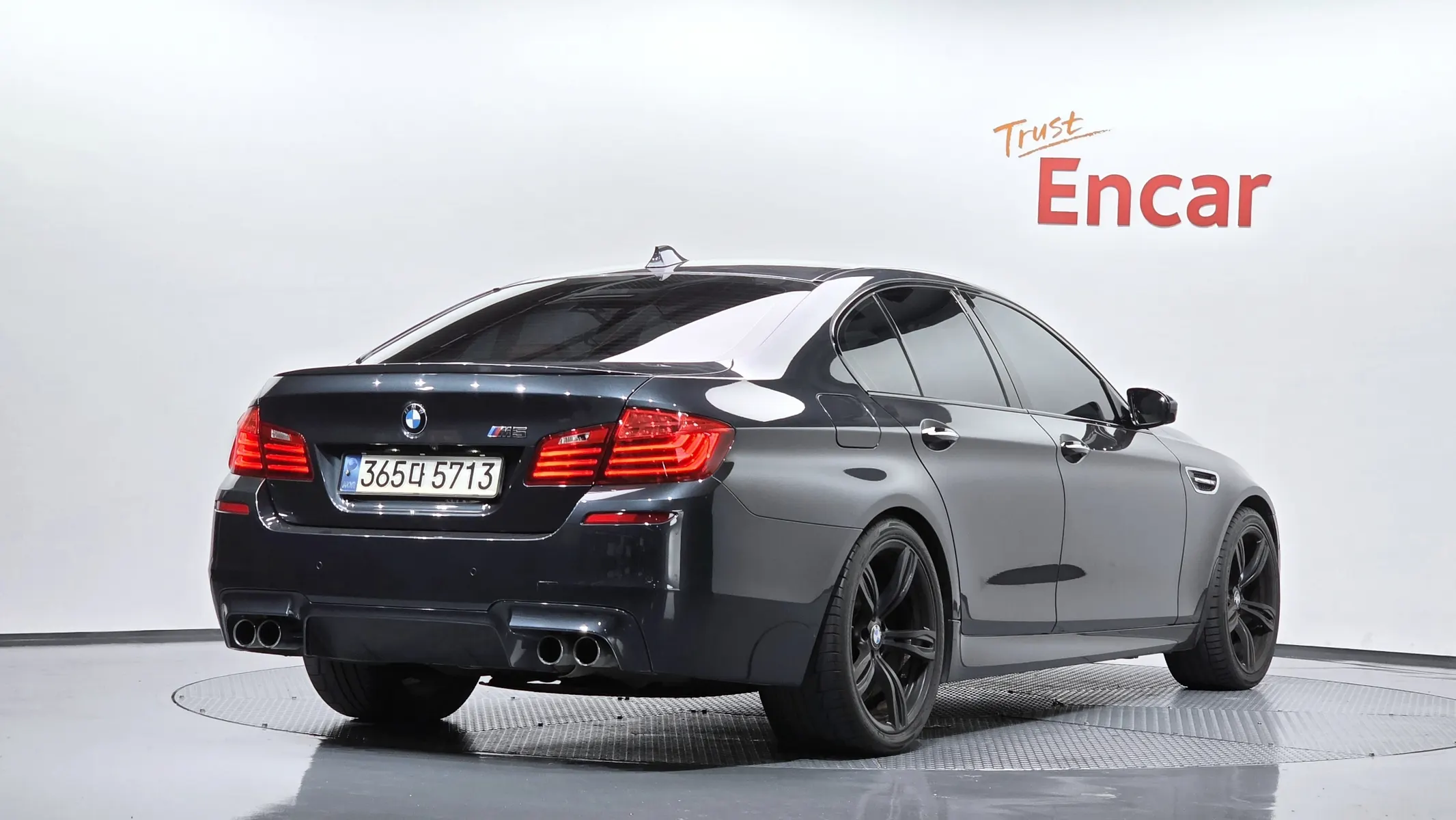 BMW M5 (F10) M5 2016 2/40