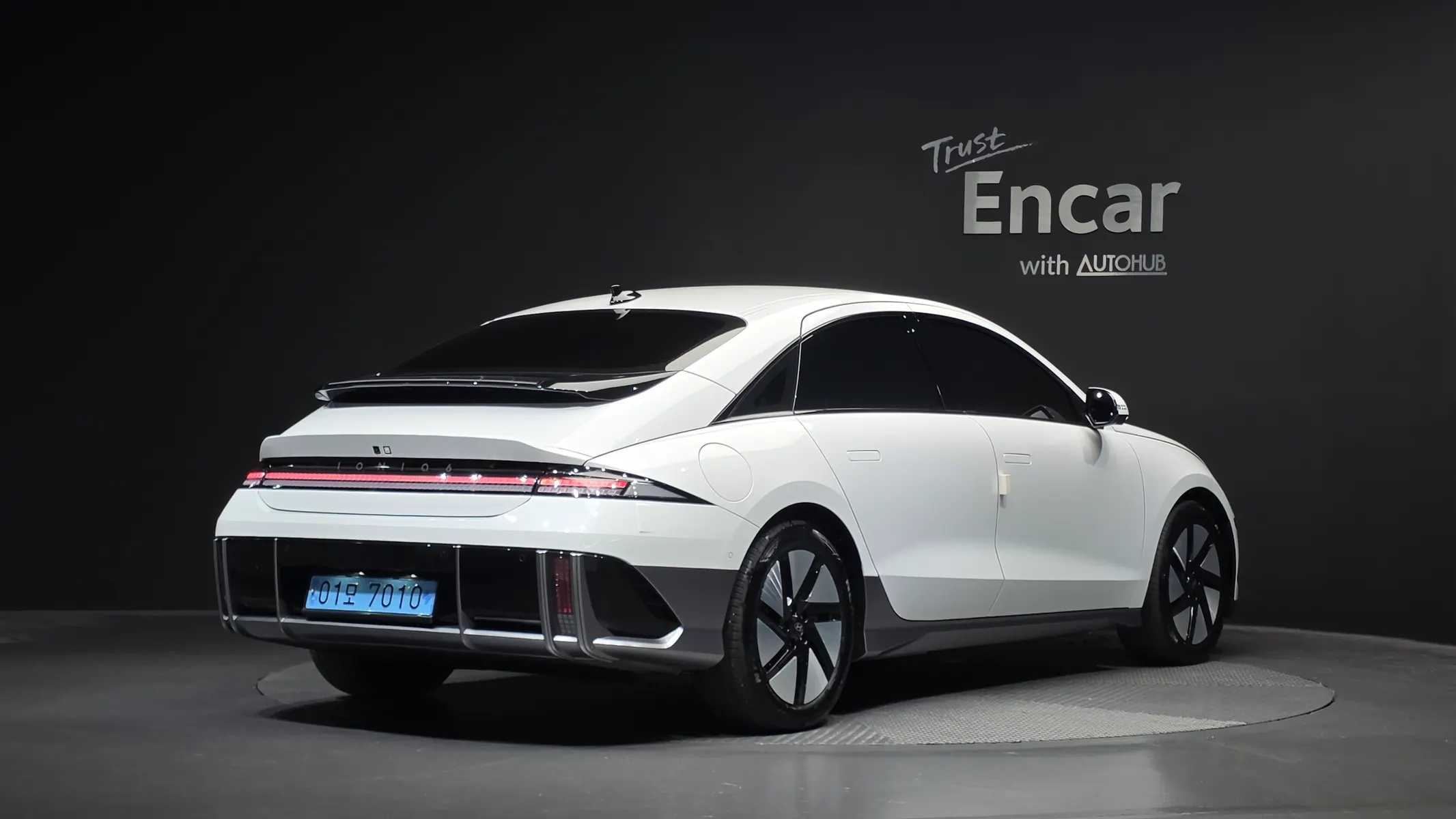 Hyundai Ioniq 6 AWD 2024 2/35