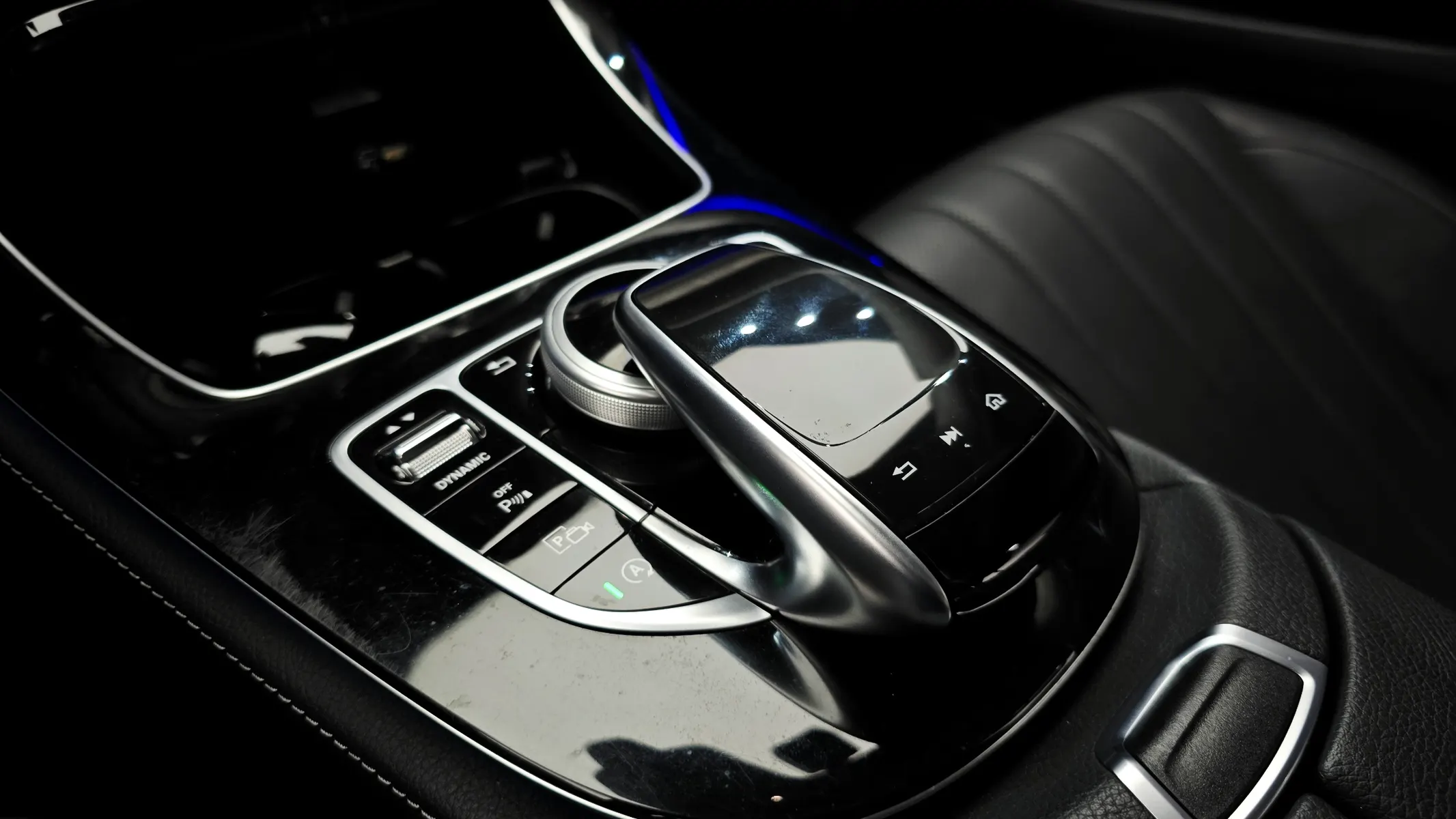 Mercedes-Benz E-Class W213 E300 4MATIC 2020 32/33