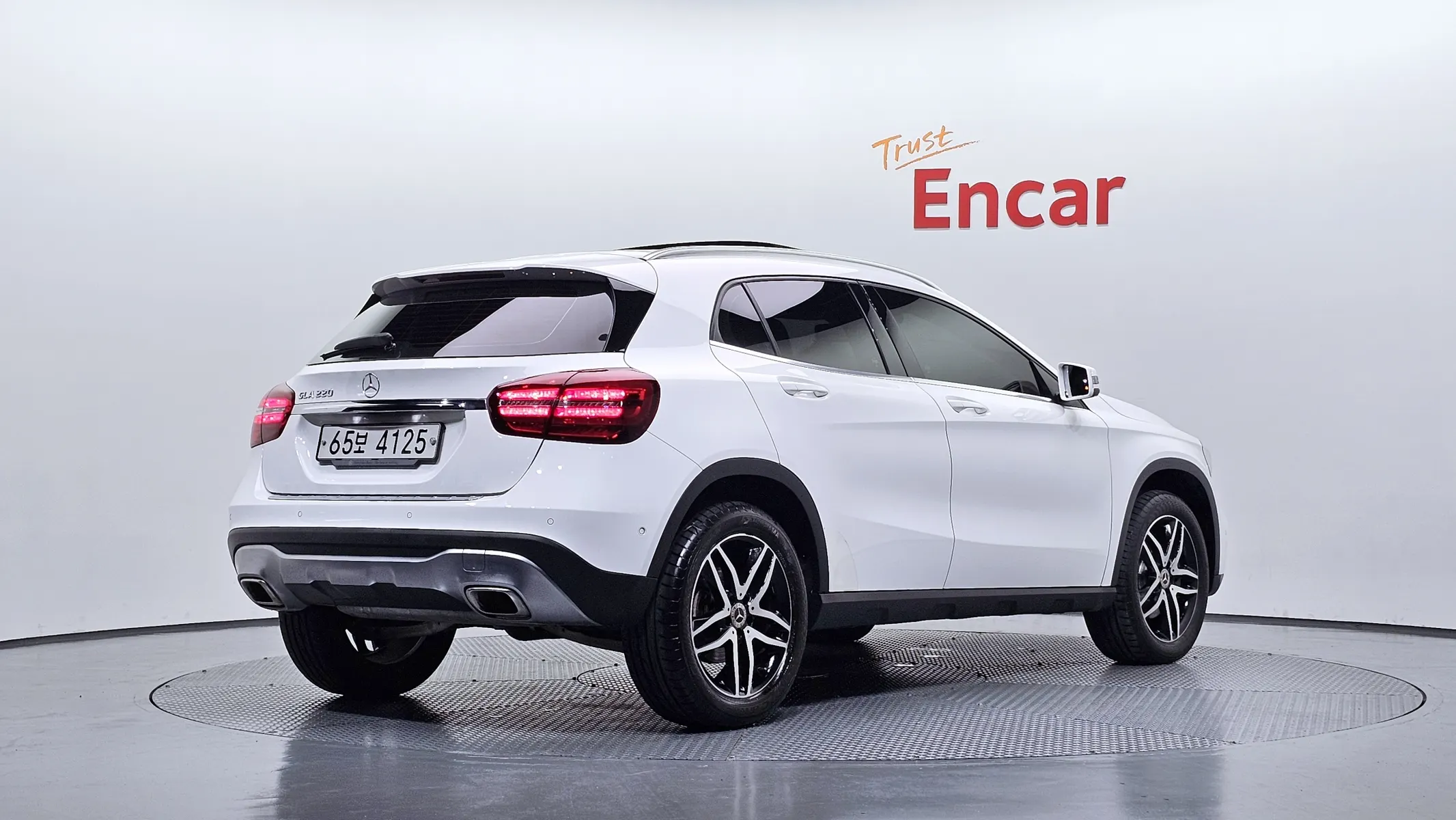Mercedes-Benz GLA-Class X156 GLA220 2019 2/33