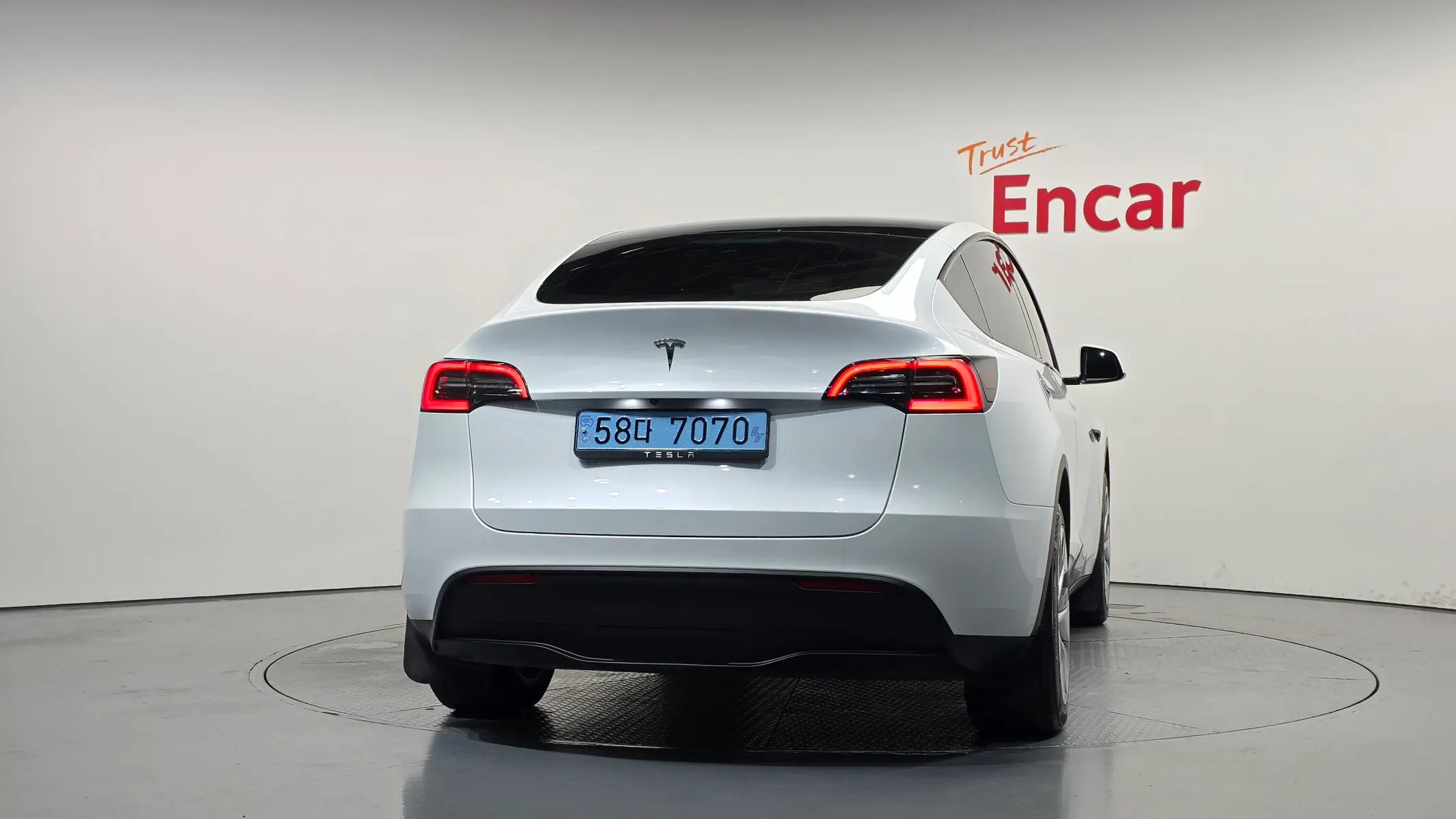 Tesla Y RWD 2024 3/5
