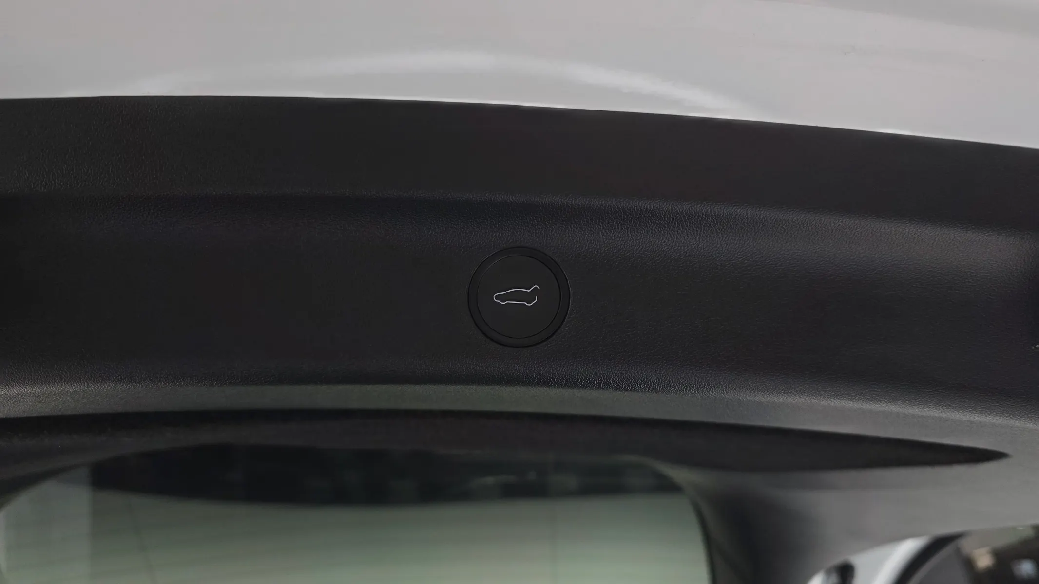Tesla Y RWD 2024 35/36