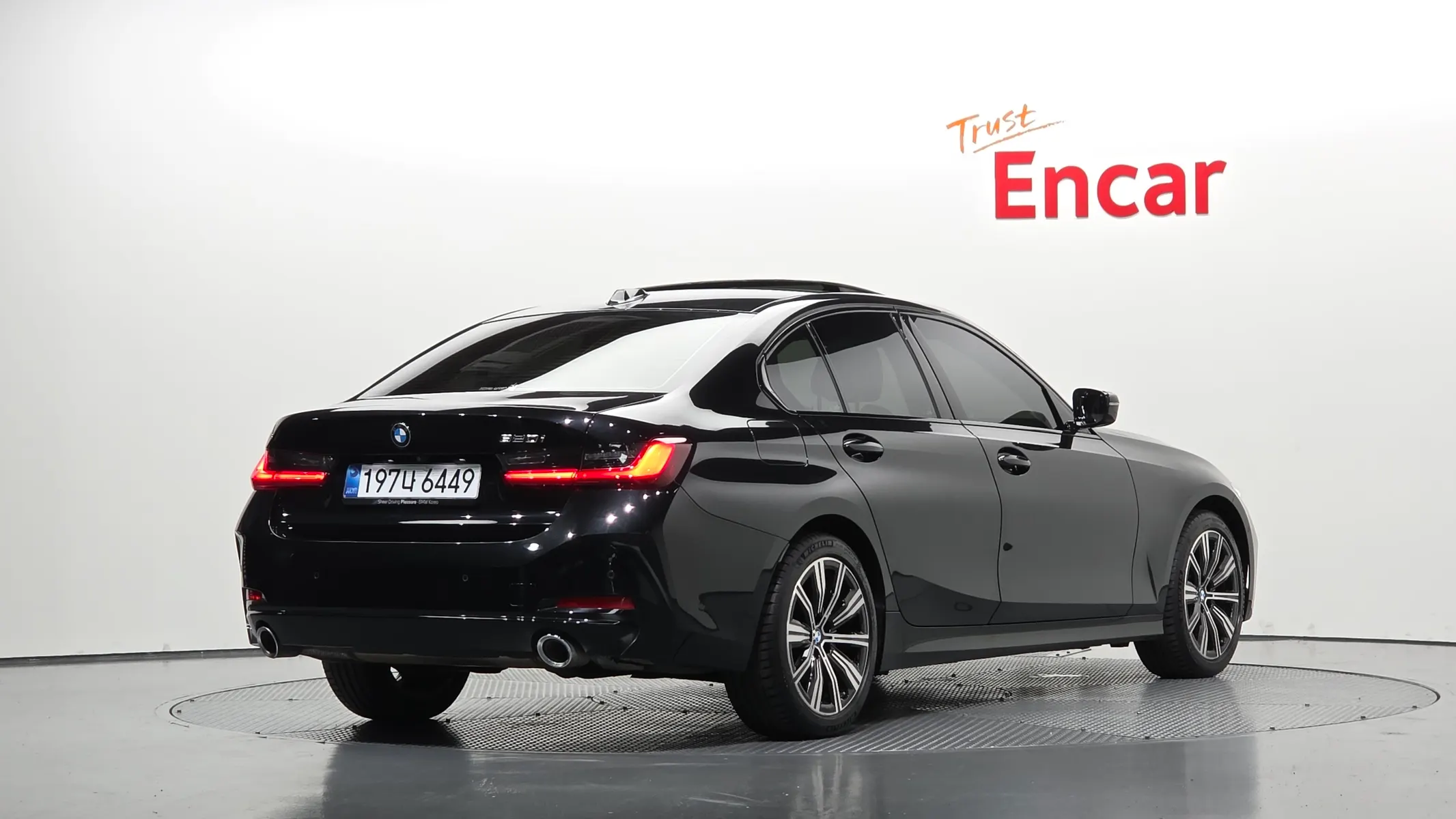 BMW 3 Series (G20) 320i 2025 2/28