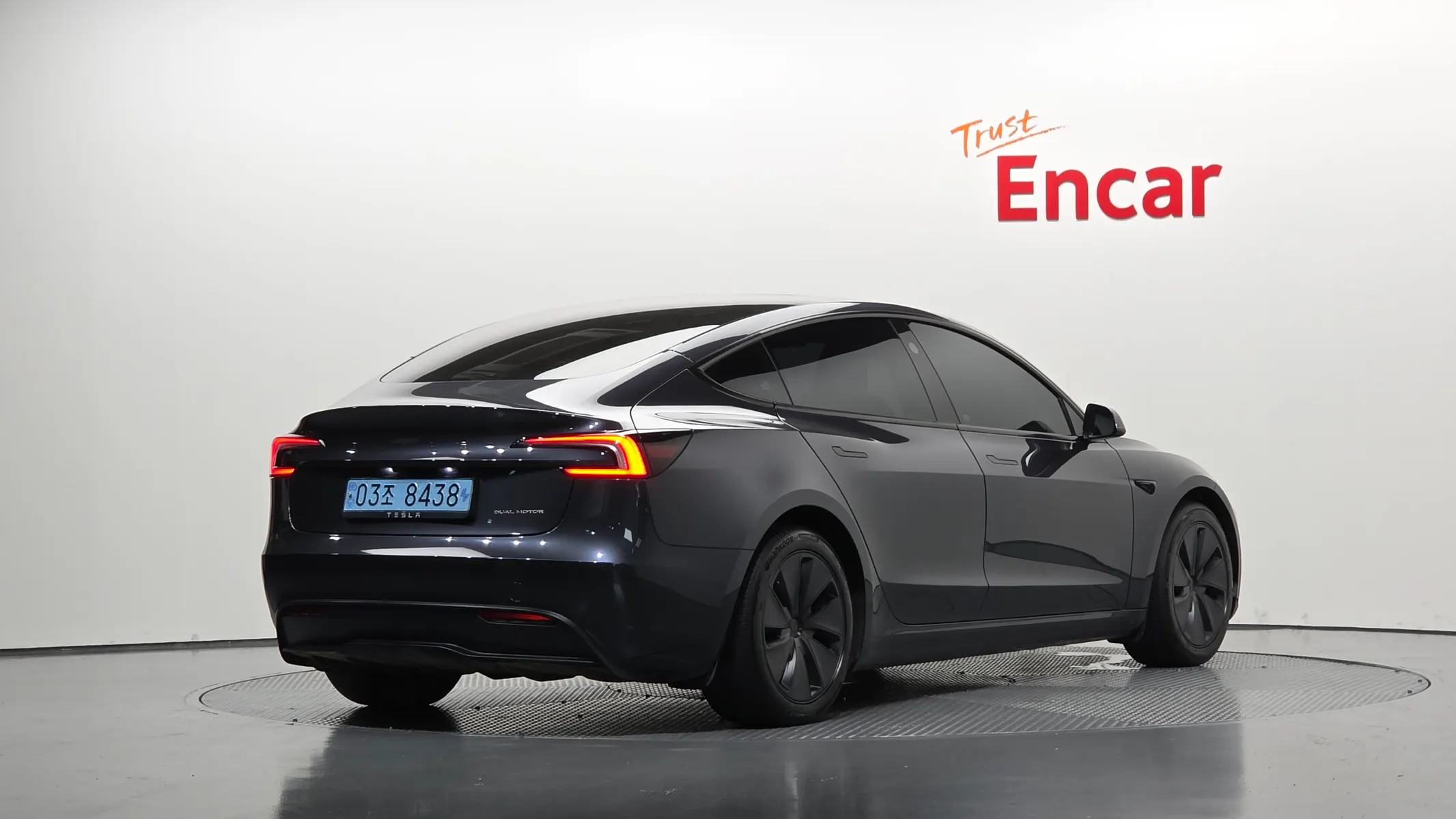 Tesla 3 AWD 2024 2/33