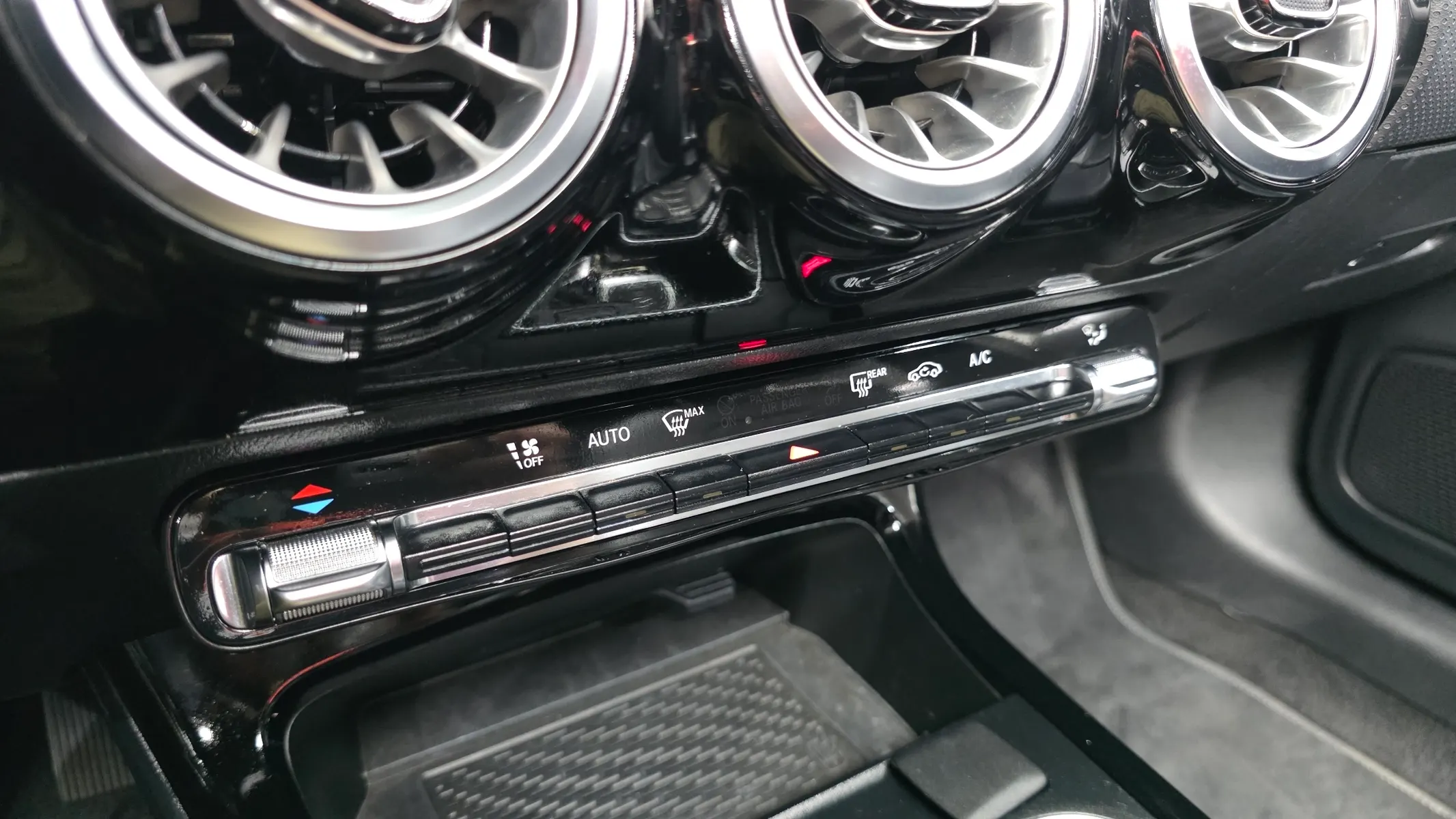 Mercedes-Benz A-Class W177 A250 4MATIC 2021 31/32