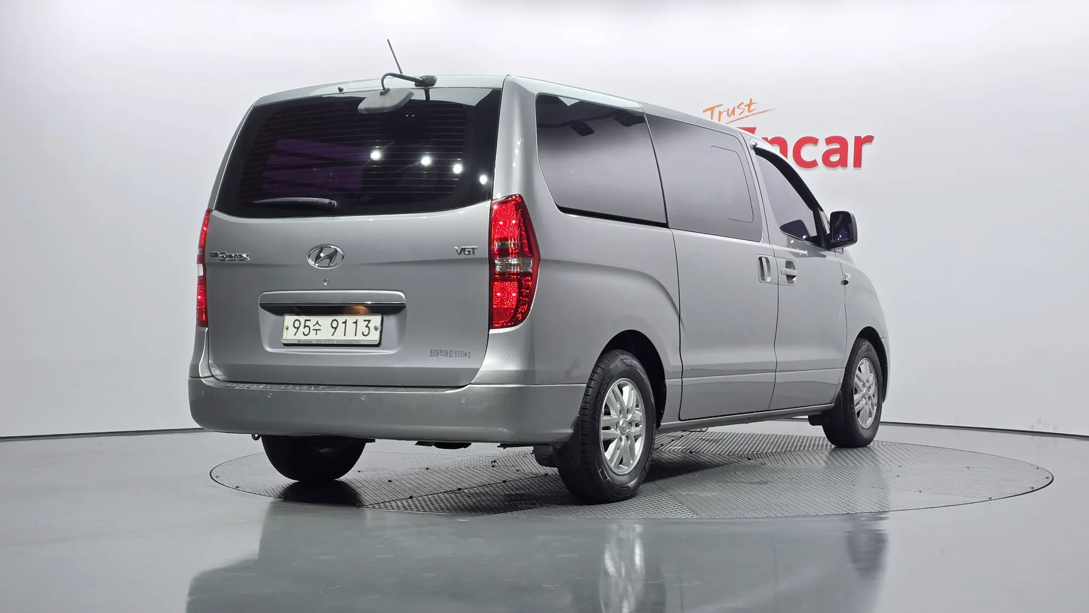 Hyundai Grand Starex 5 2015 2/21