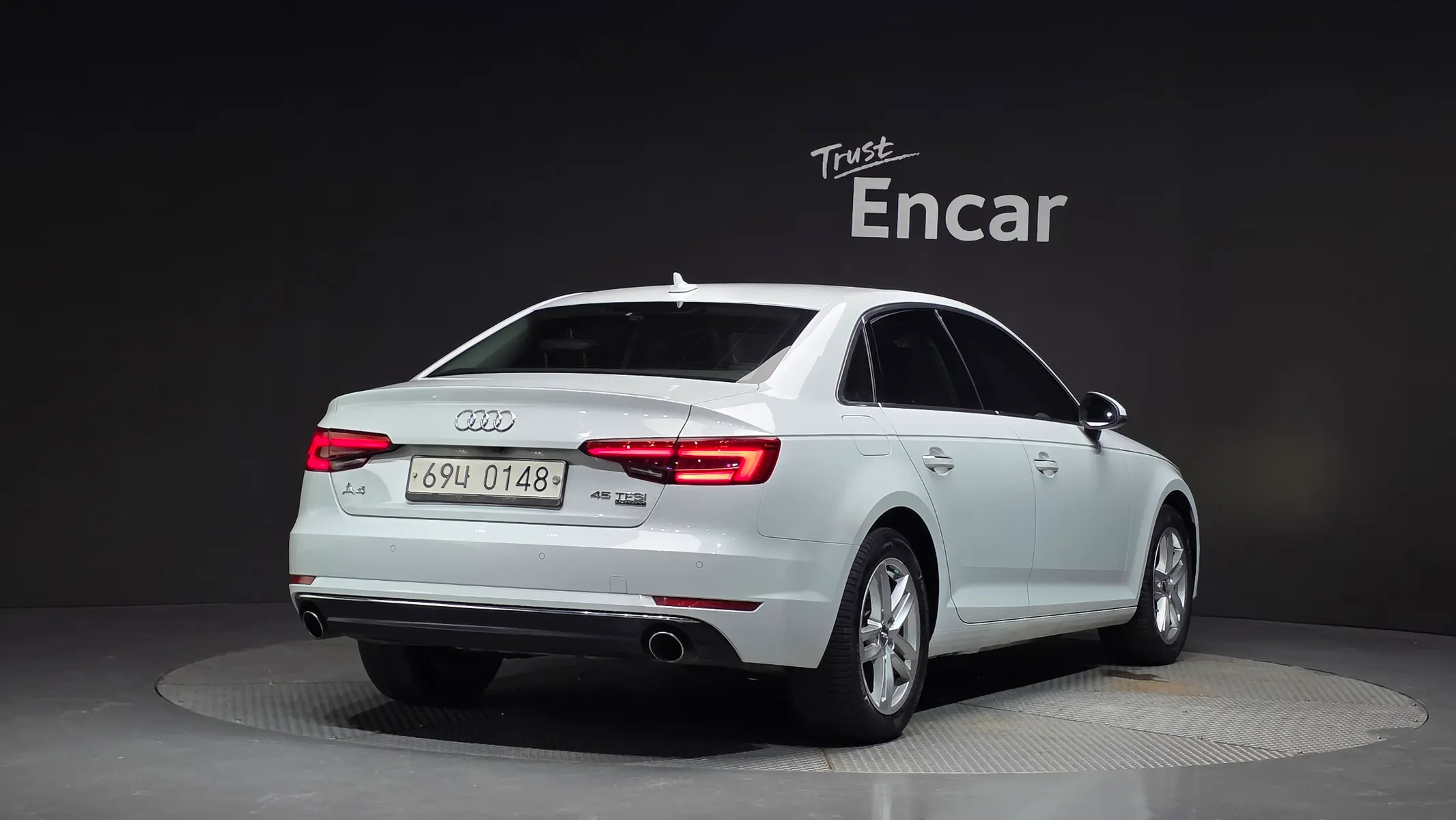 Audi A4 (B9) 45 TFSI 2016 2/21