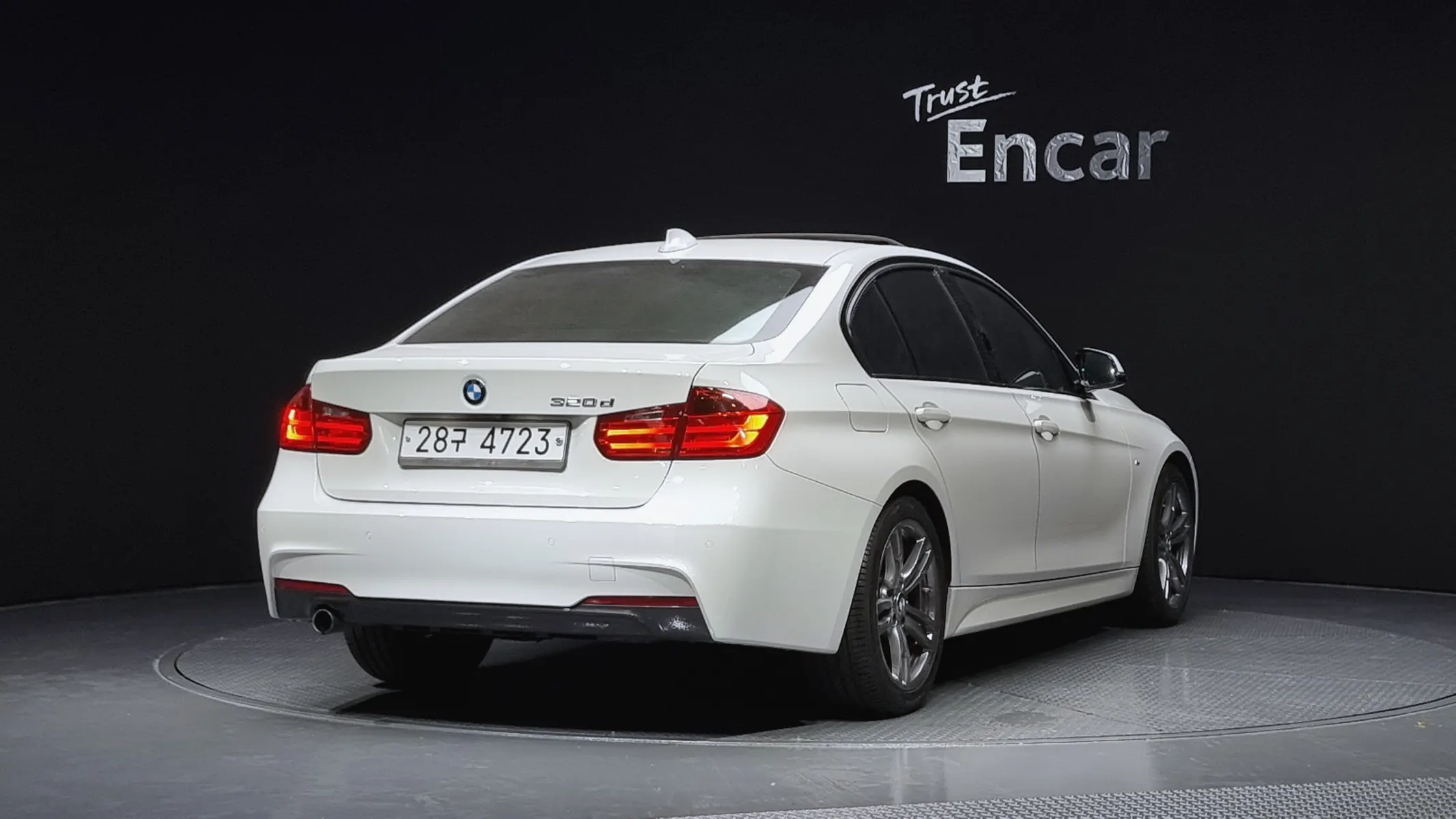 BMW 3 Series (F30) 320d M 2015 2/21