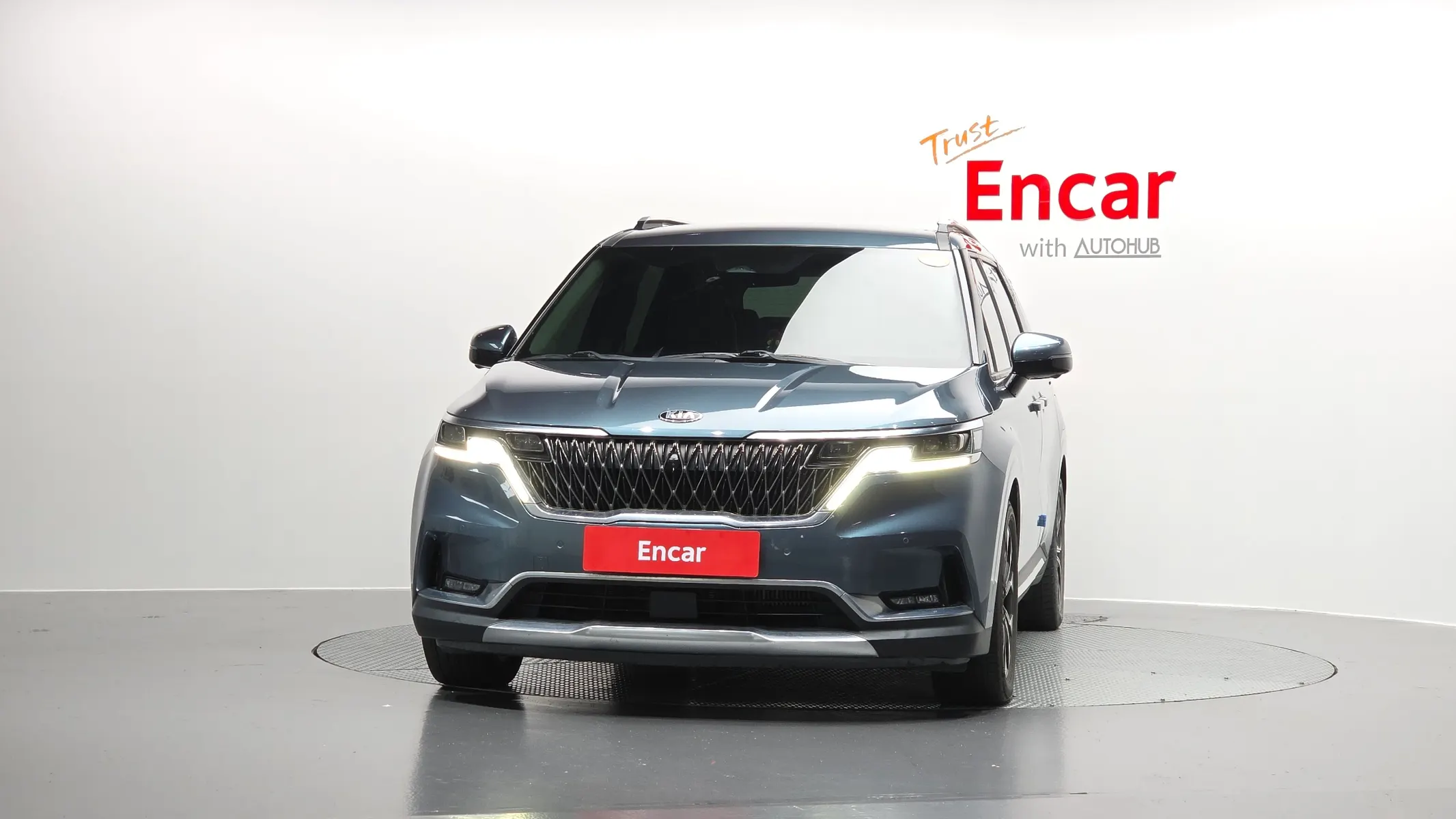Kia Carnival 9 2020 2/5