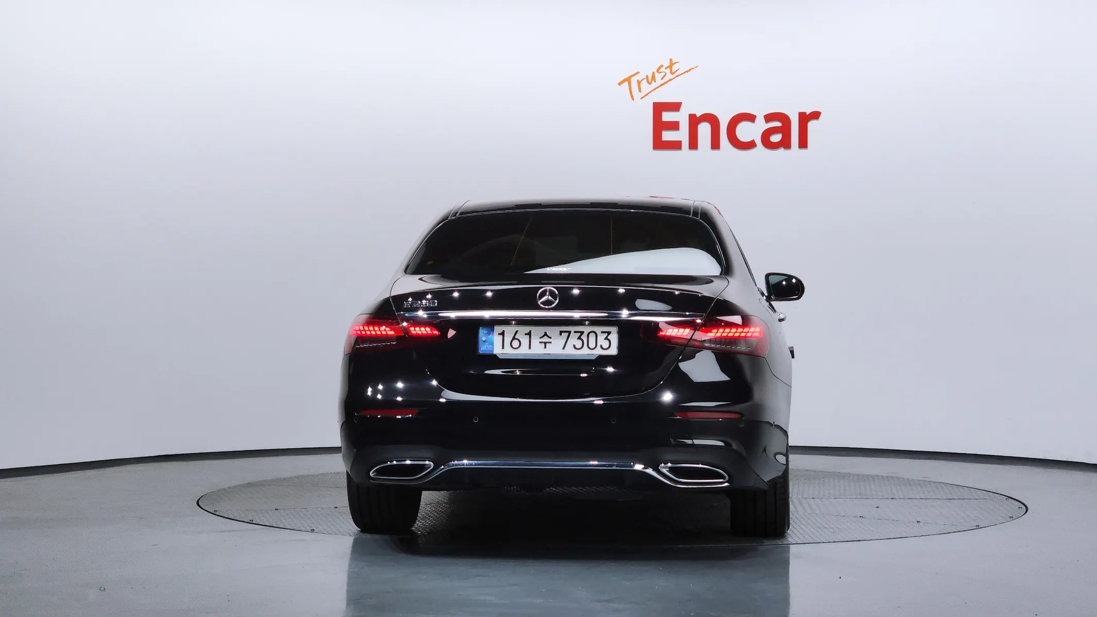 Mercedes-Benz E-Class W213 E250 AMG Line 2022 3/5