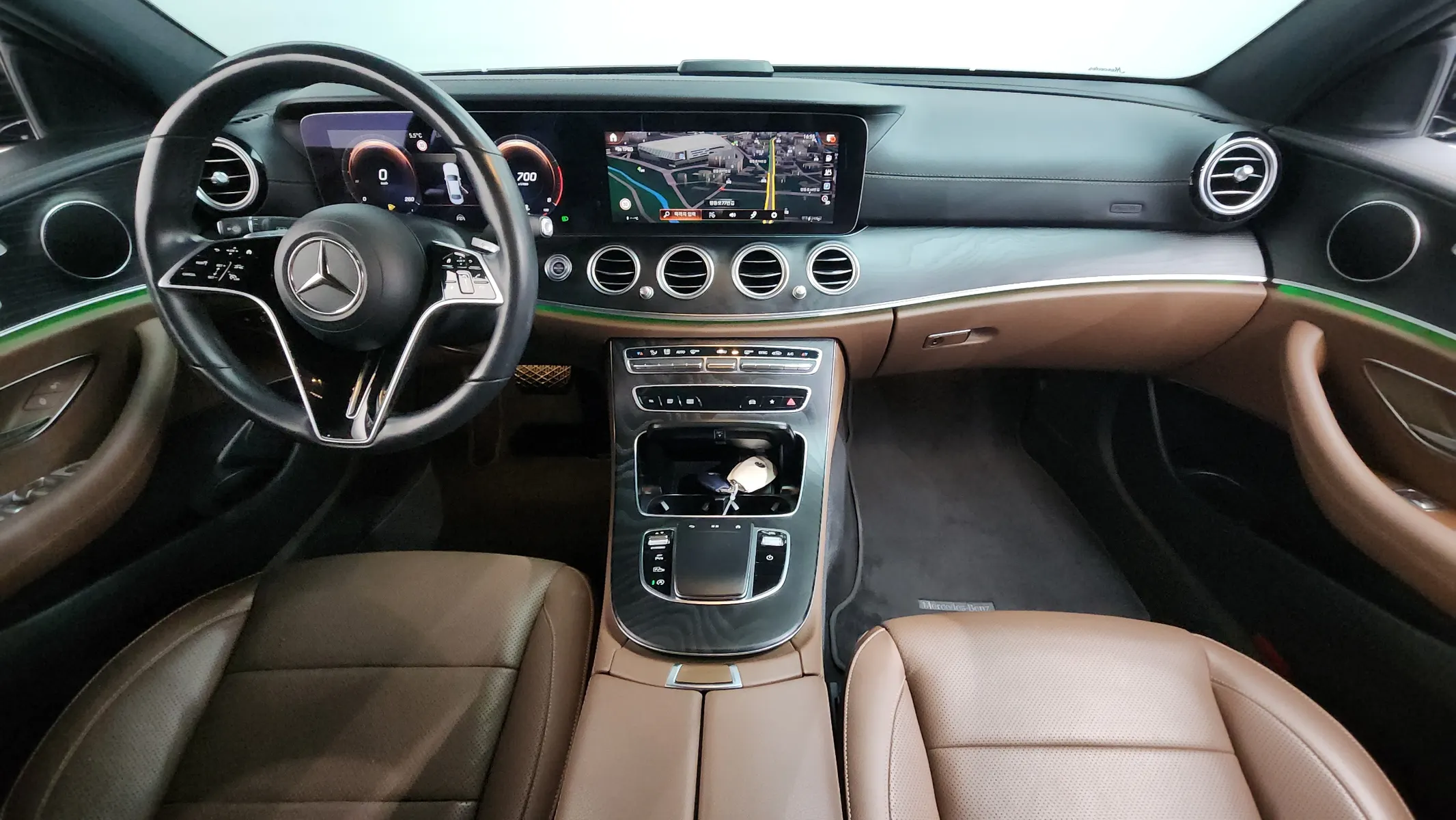 Mercedes-Benz E-Class W213 E250 AMG Line 2022 4/5