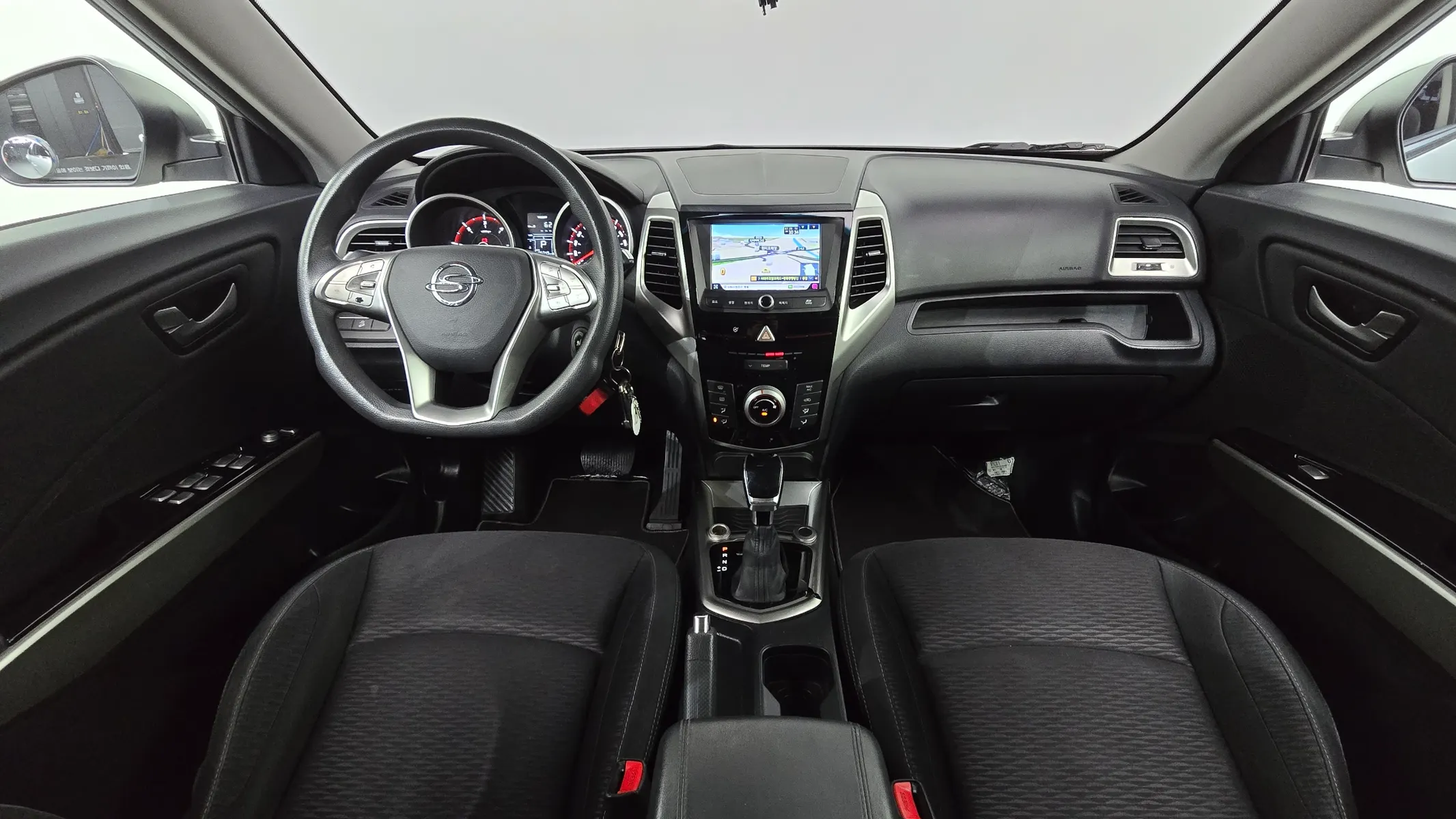 KG Mobility 티볼리 아머 TX 2WD 2018 4/5