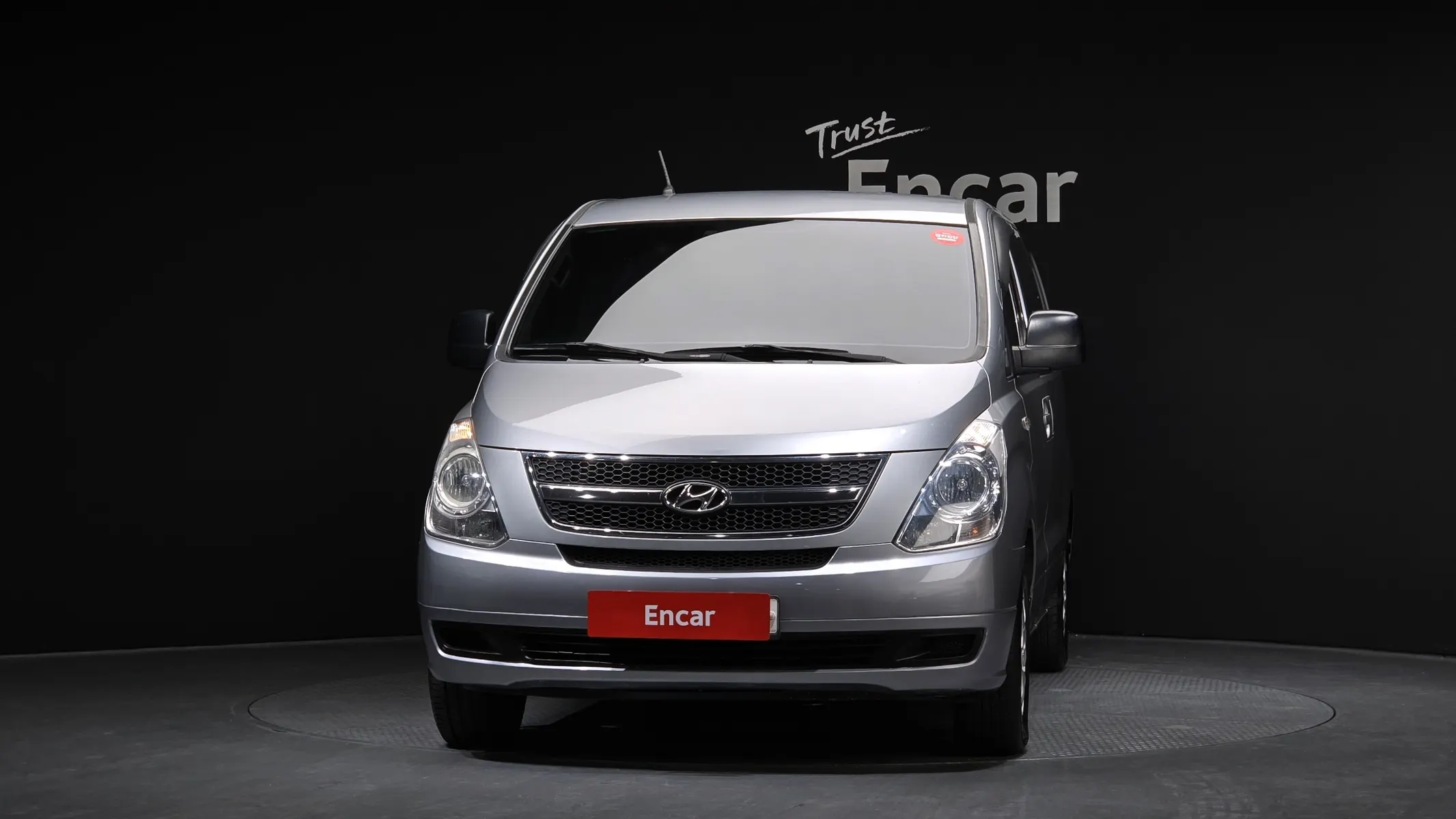 Hyundai Grand Starex 5 2013 2/5