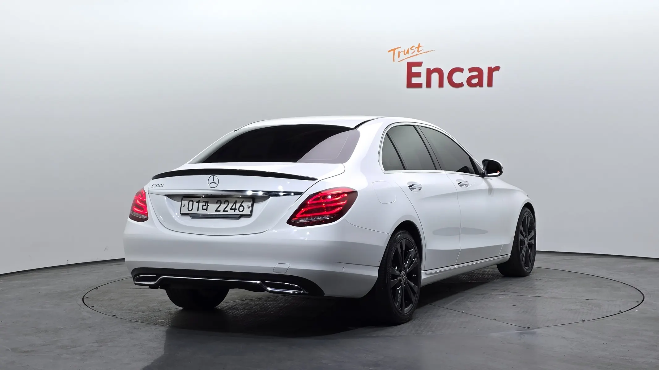 Mercedes-Benz C-Class W205 C200 2018 2/21