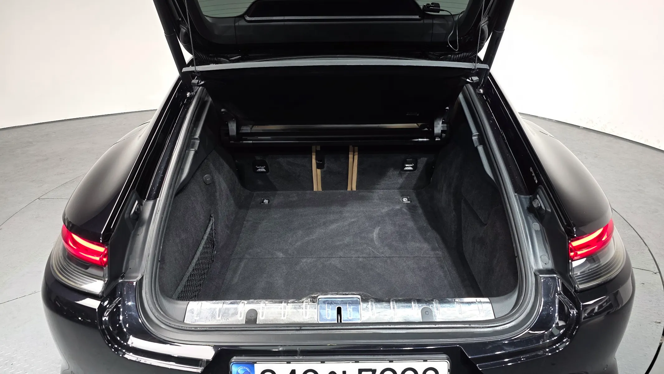 Porsche (971) 2.9 AWD E- 2021 20/21