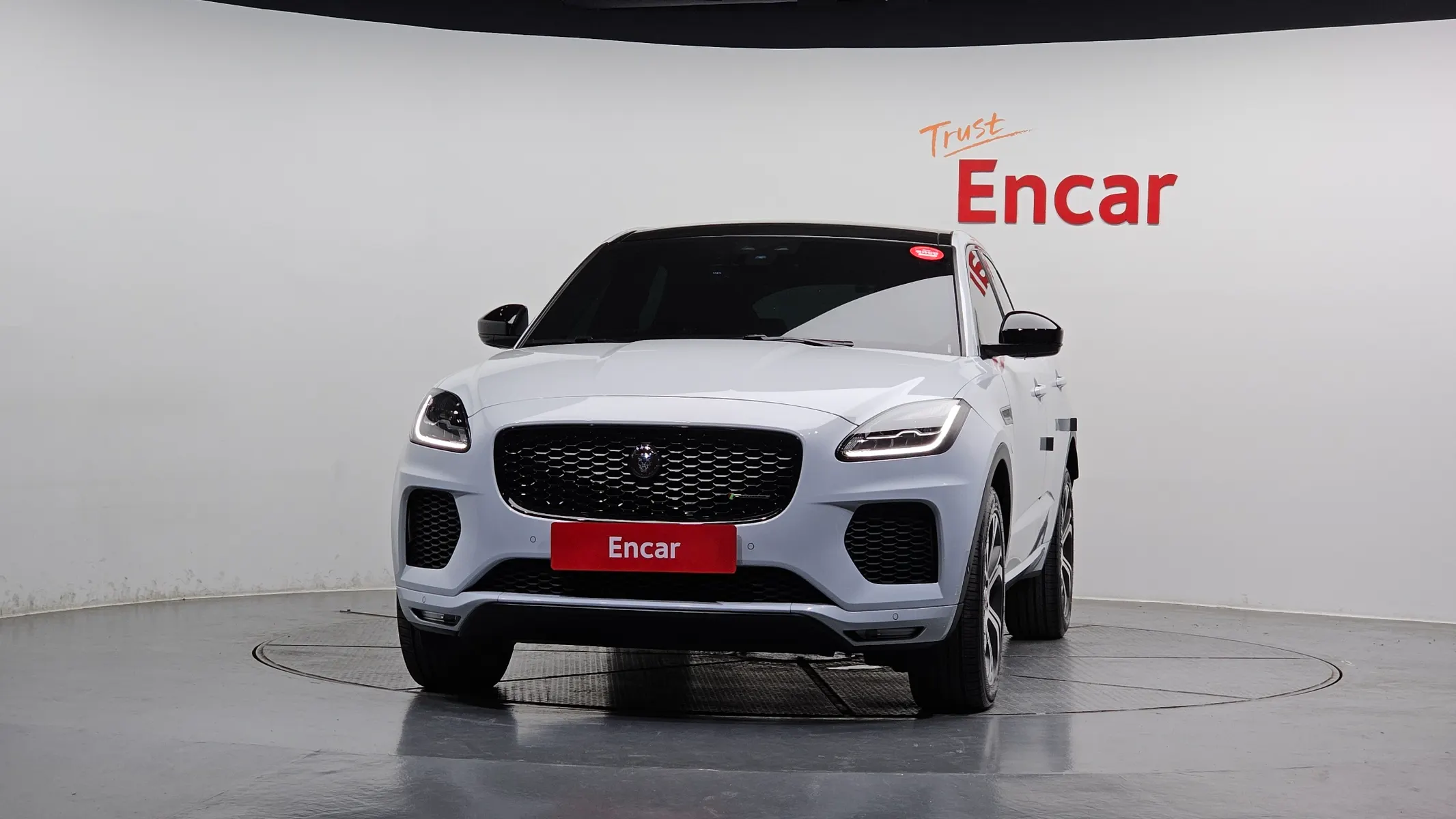 Jaguar E-PACE P250 2018 2/5