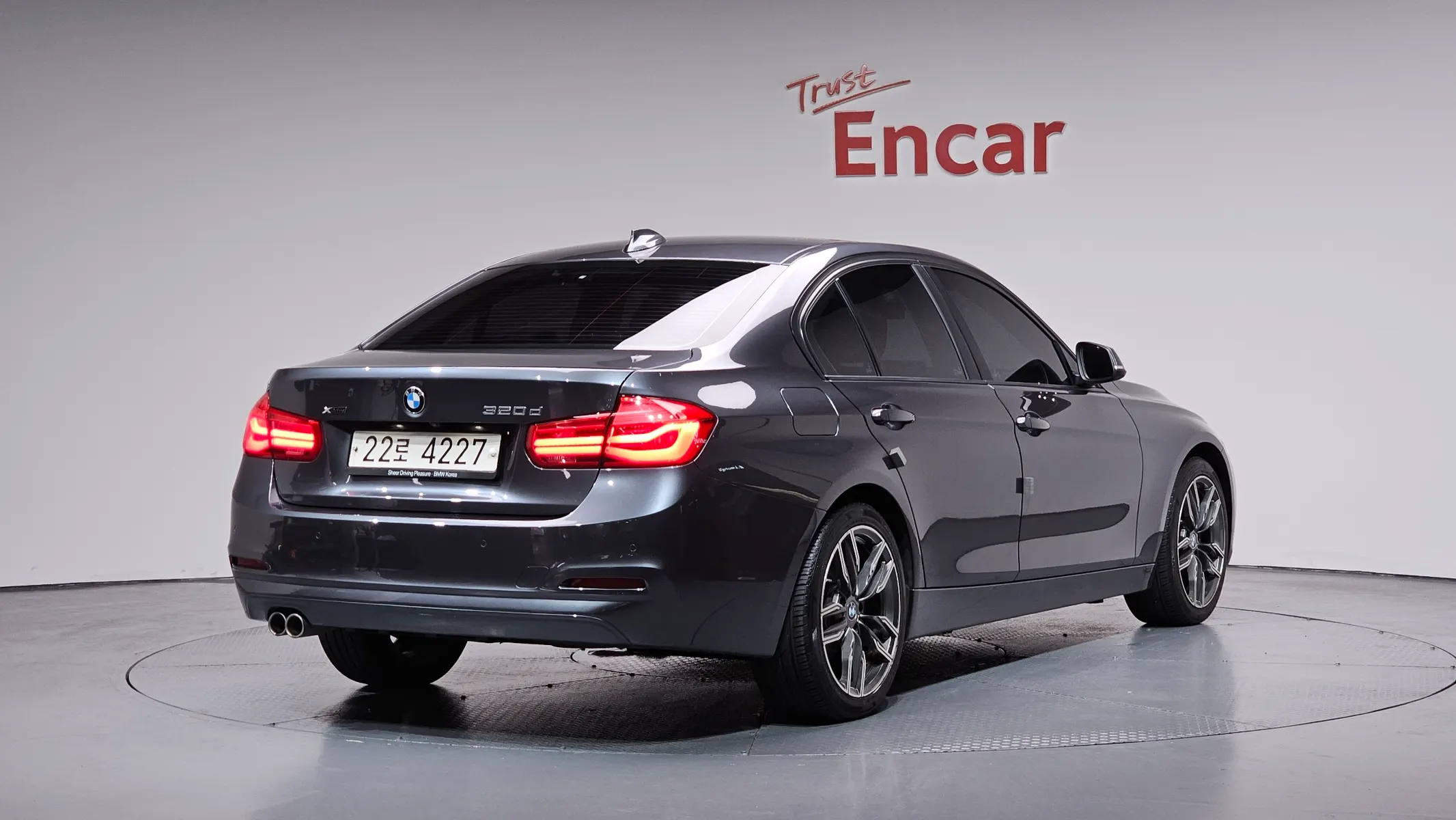 BMW 3 Series (F30) 320d 2017 2/21