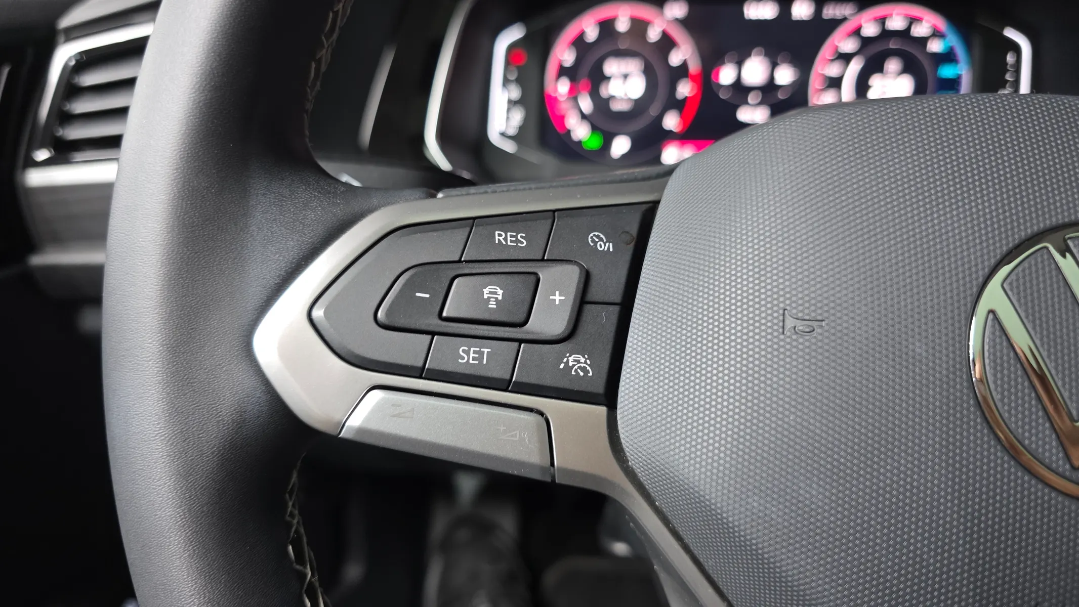 Volkswagen 7 1.5 TSI 2023 31/32